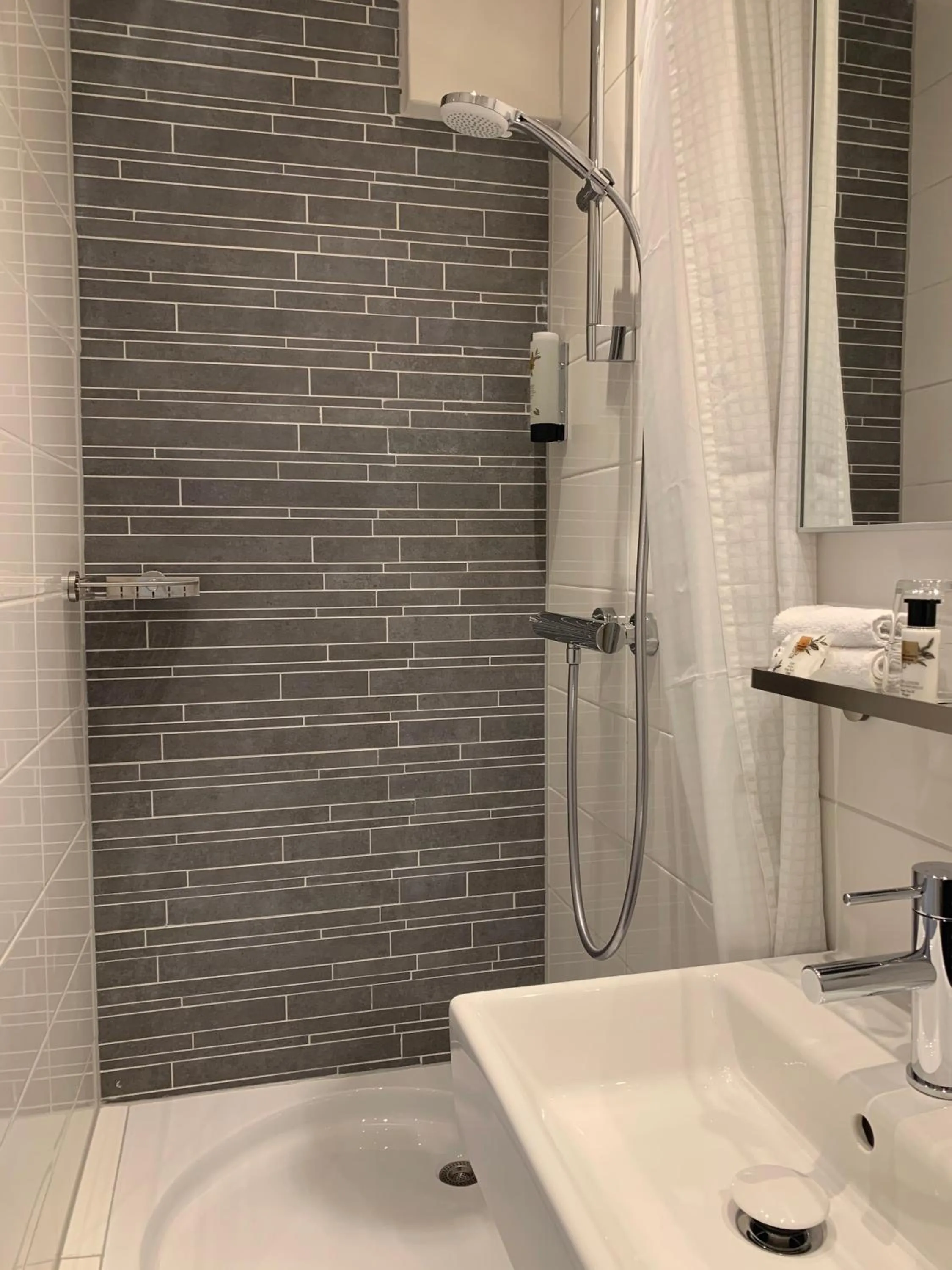 Bathroom in Hotel Grand Canal