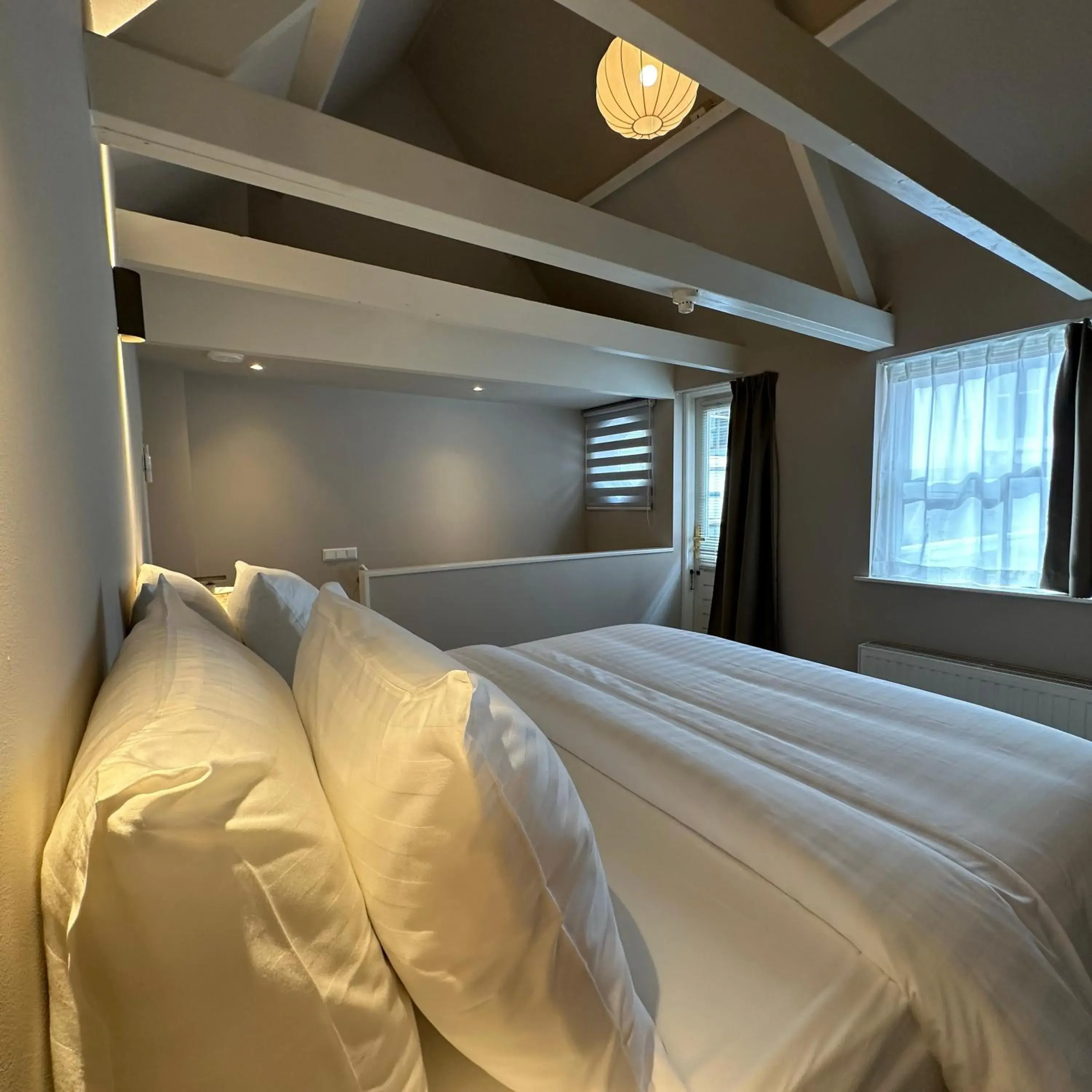 Bedroom, Bed in Hotel Grand Canal Bedroom, Bed in Hotel Grand Canal