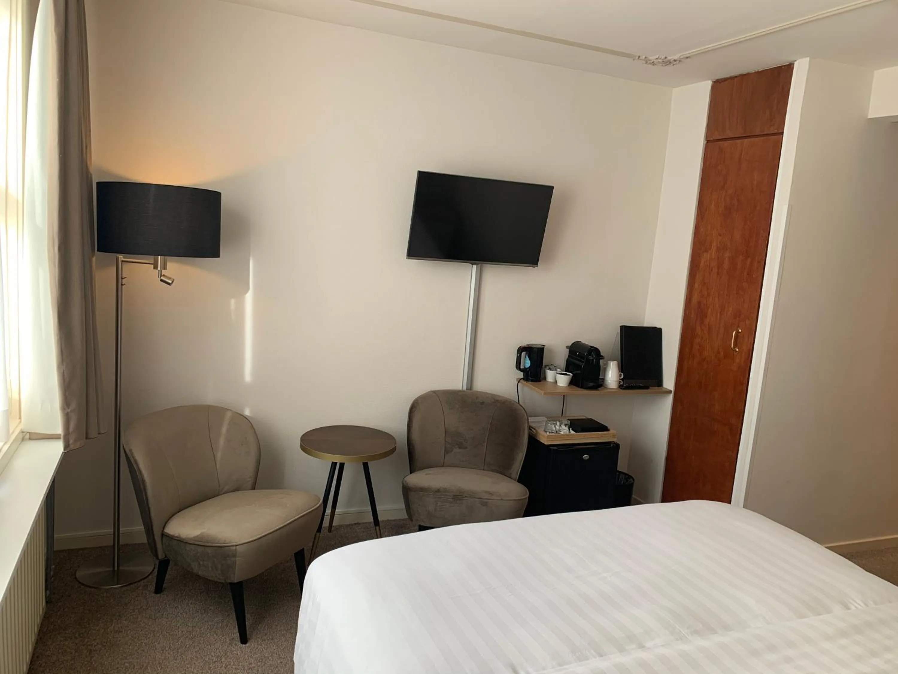 TV and multimedia, Bed in Hotel Grand Canal