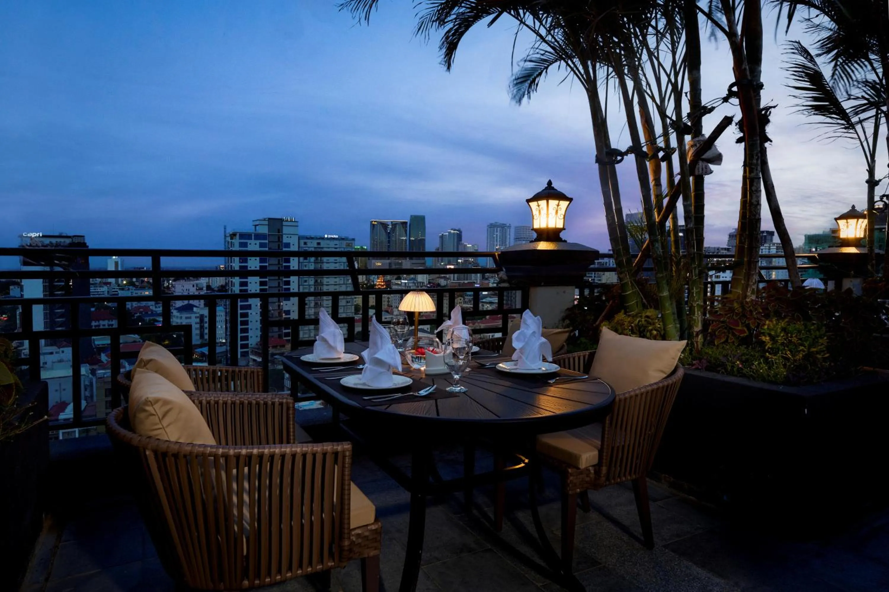 Restaurant/places to eat in Caravan Hotel by EHM