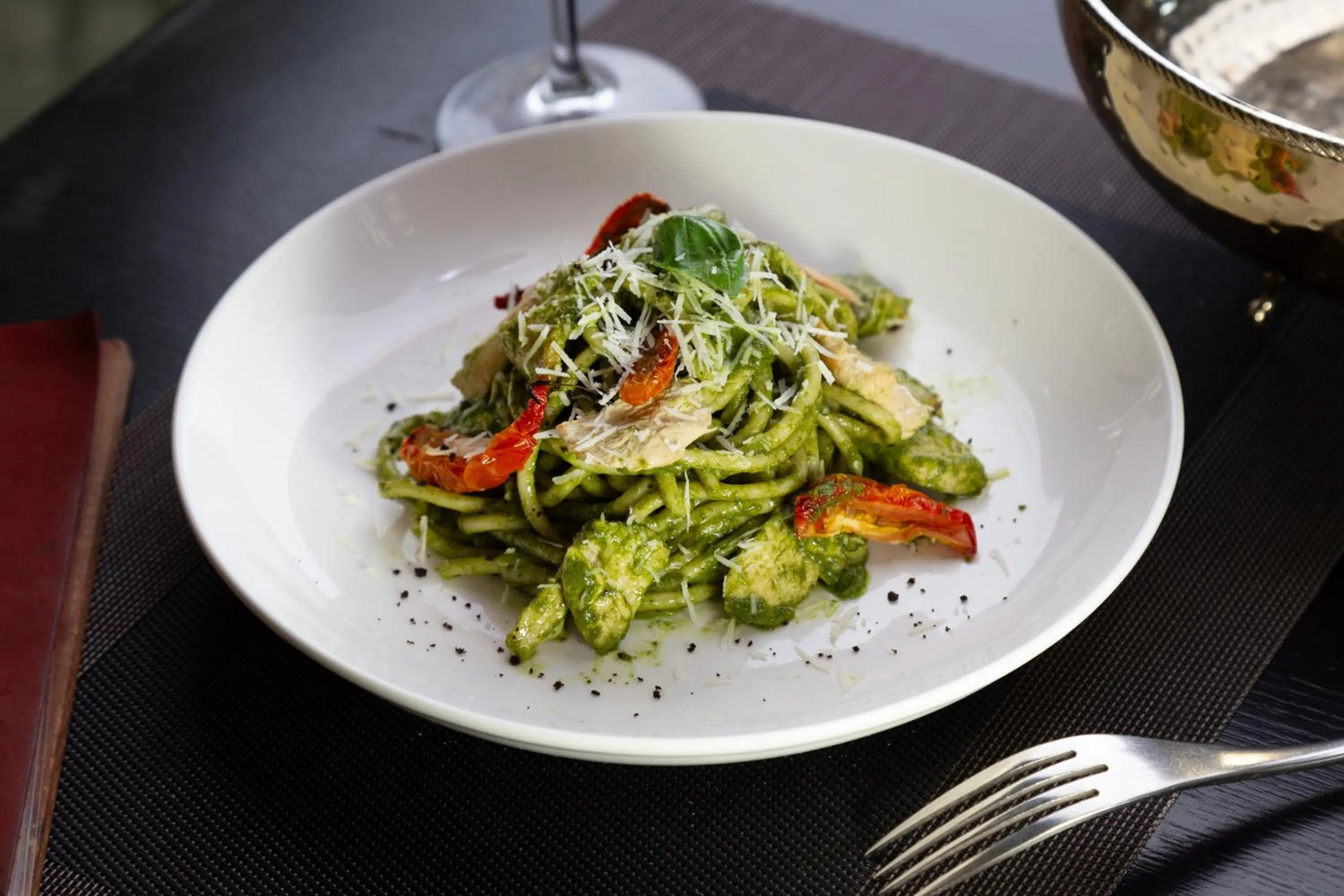 Food and drinks in Caravan Hotel by EHM