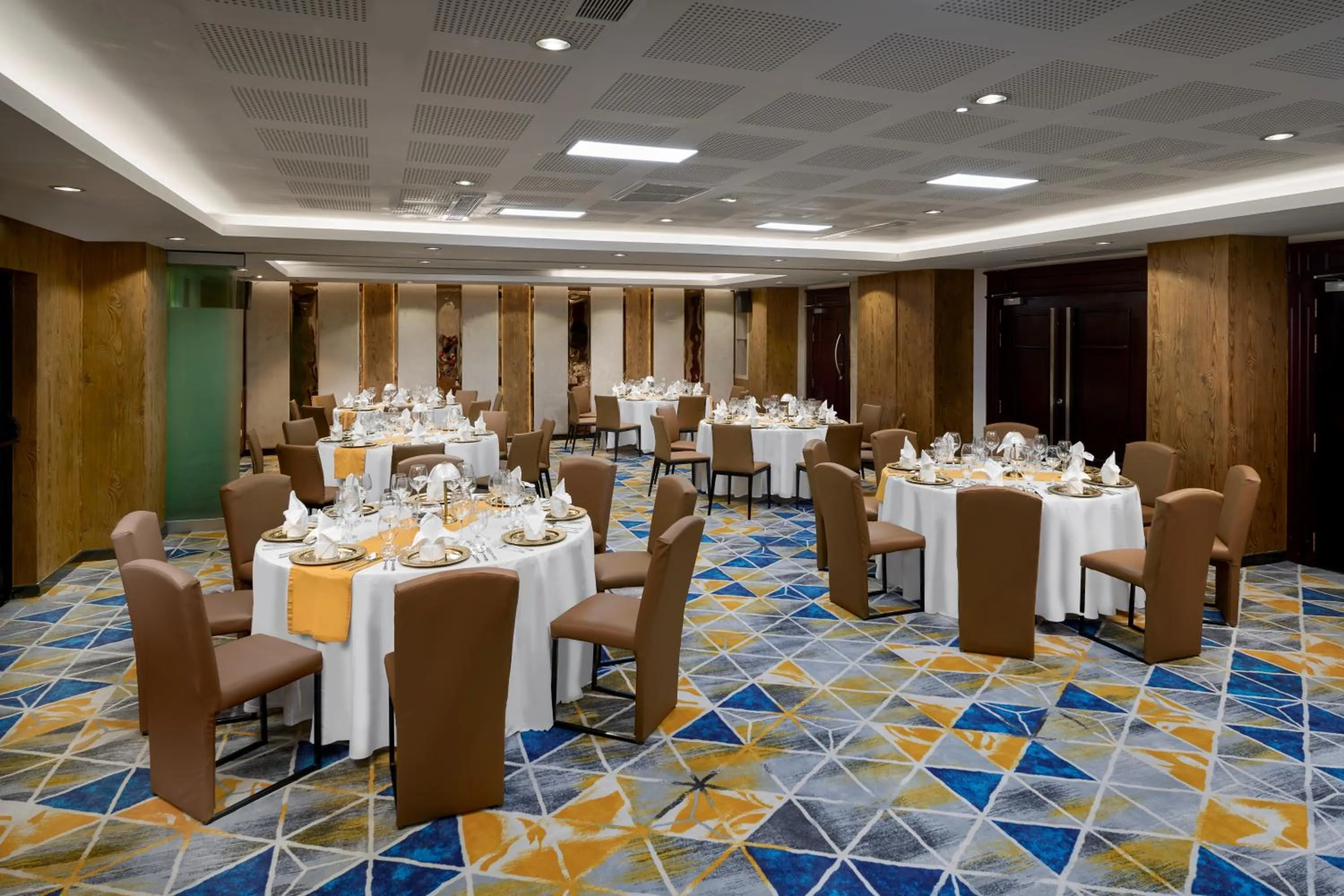 Meeting/conference room in Caravan Hotel by EHM