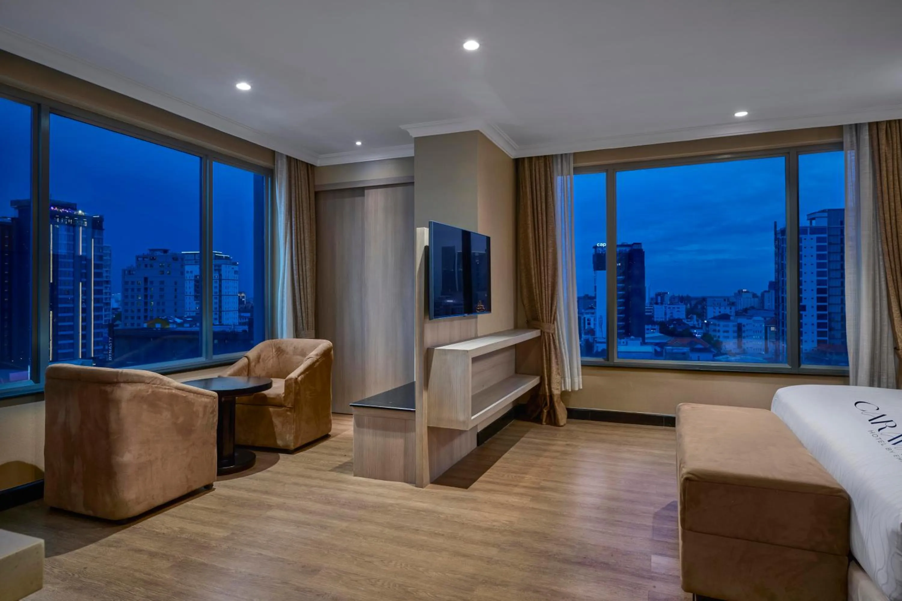 TV and multimedia, Bed in Caravan Hotel by EHM