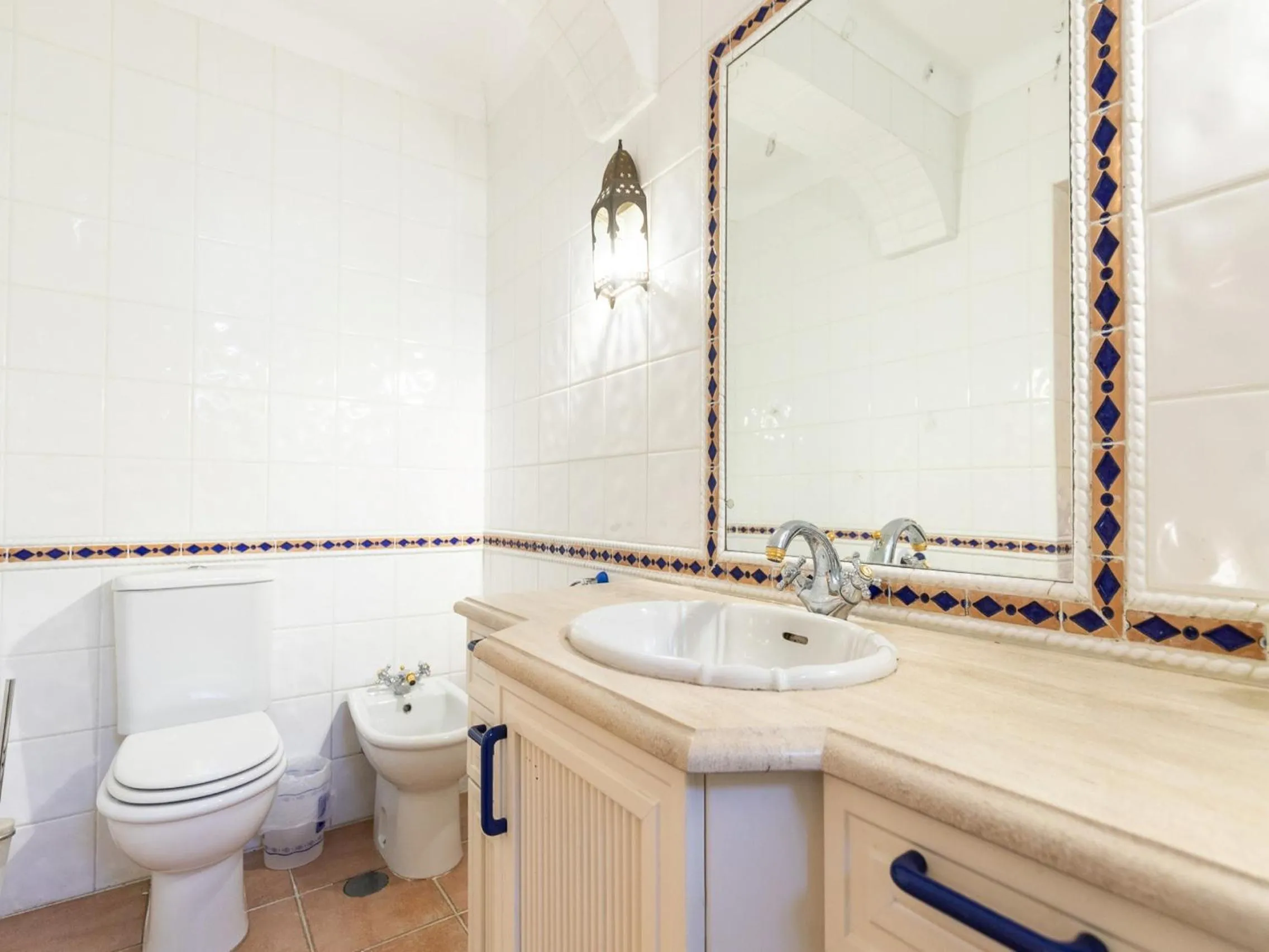 Toilet in Akisol Faro Relax