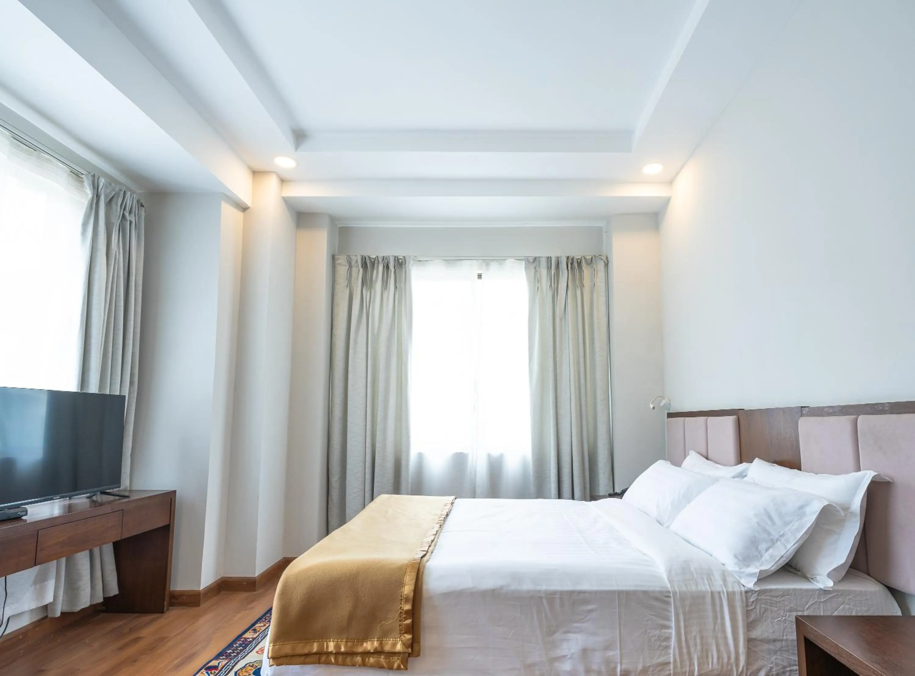 Property building, Bed in Hotel Samye - Best Hotel In Thimphu