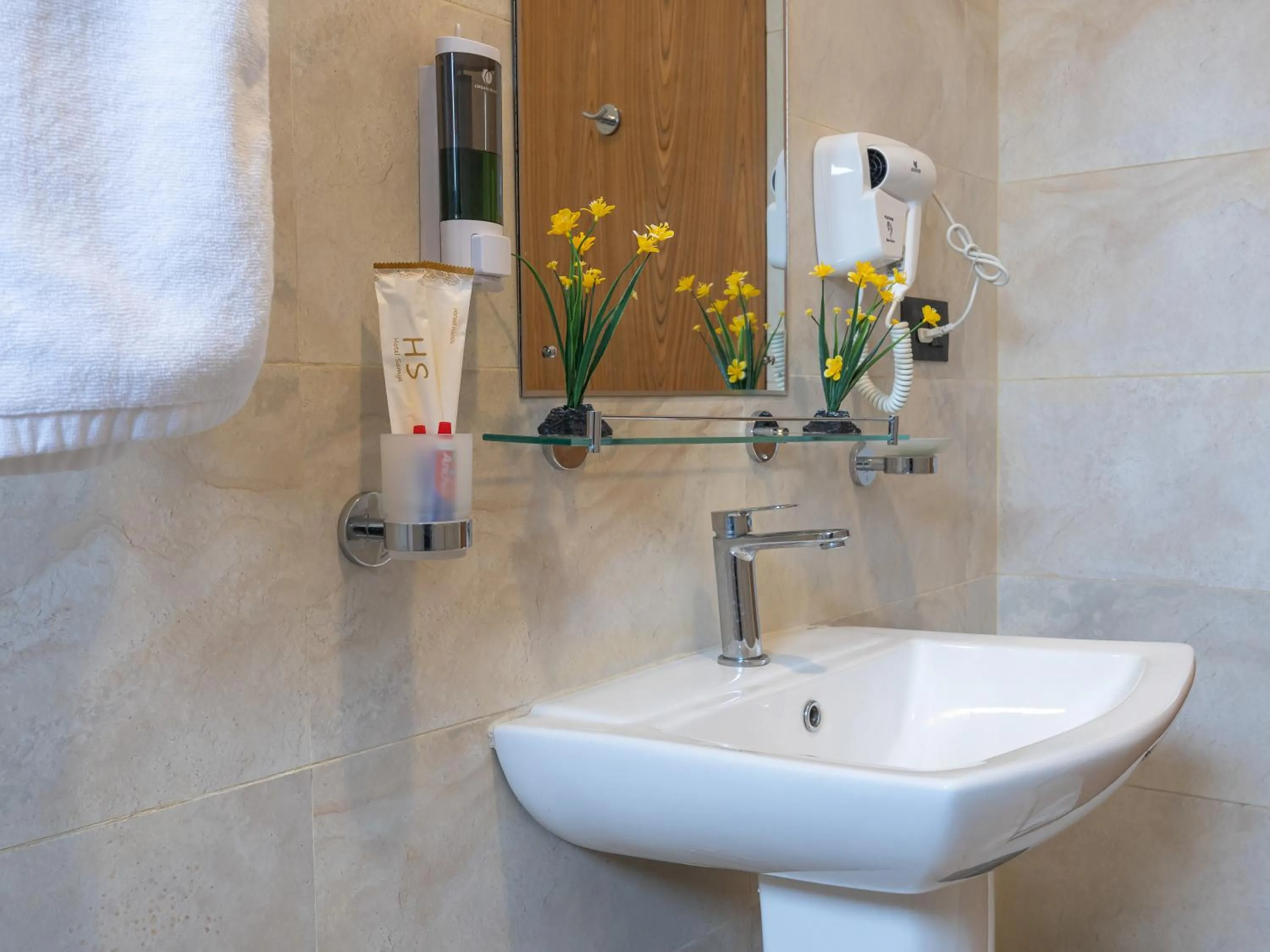 Shower in Hotel Samye - Best Hotel In Thimphu