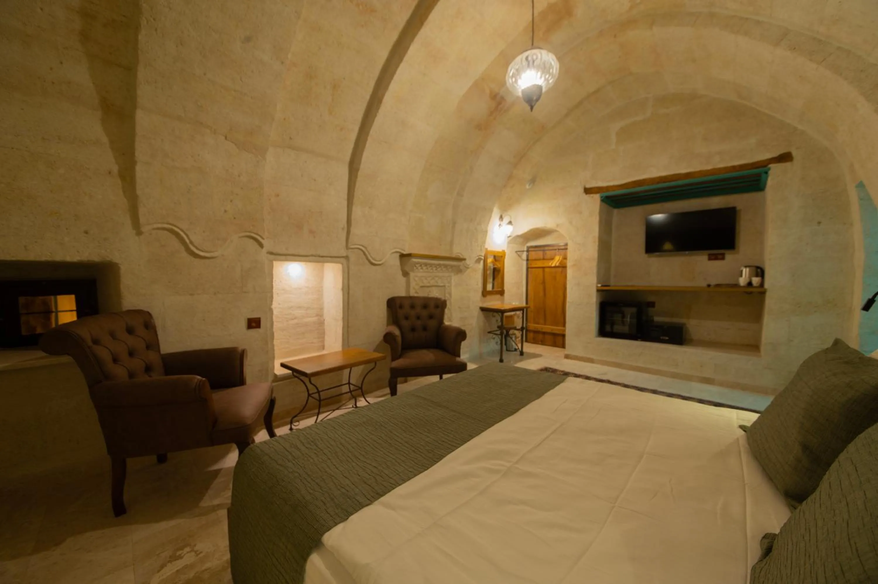 Bedroom, Bed in Ares Cave Suites