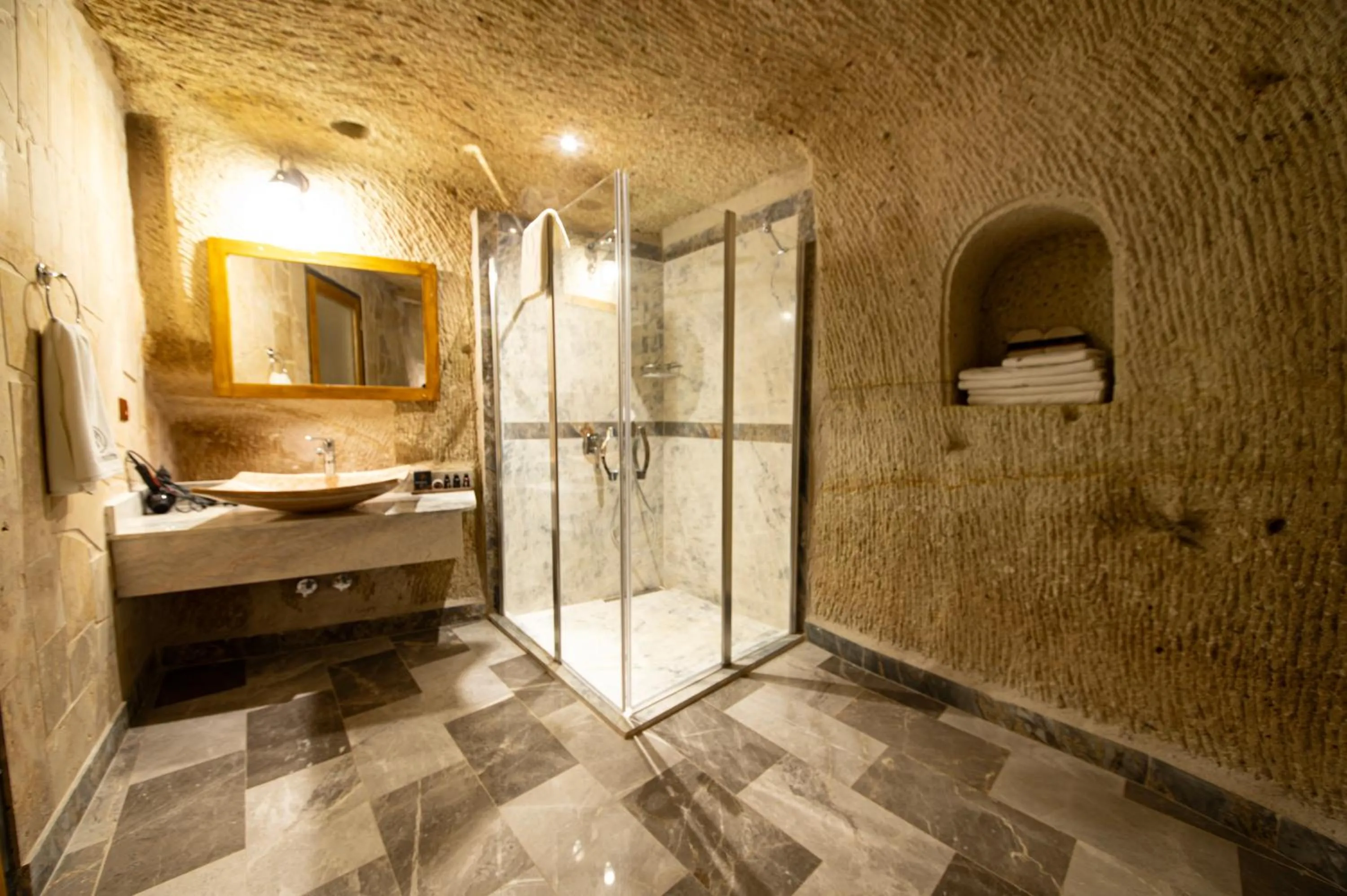 Bathroom in Ares Cave Suites