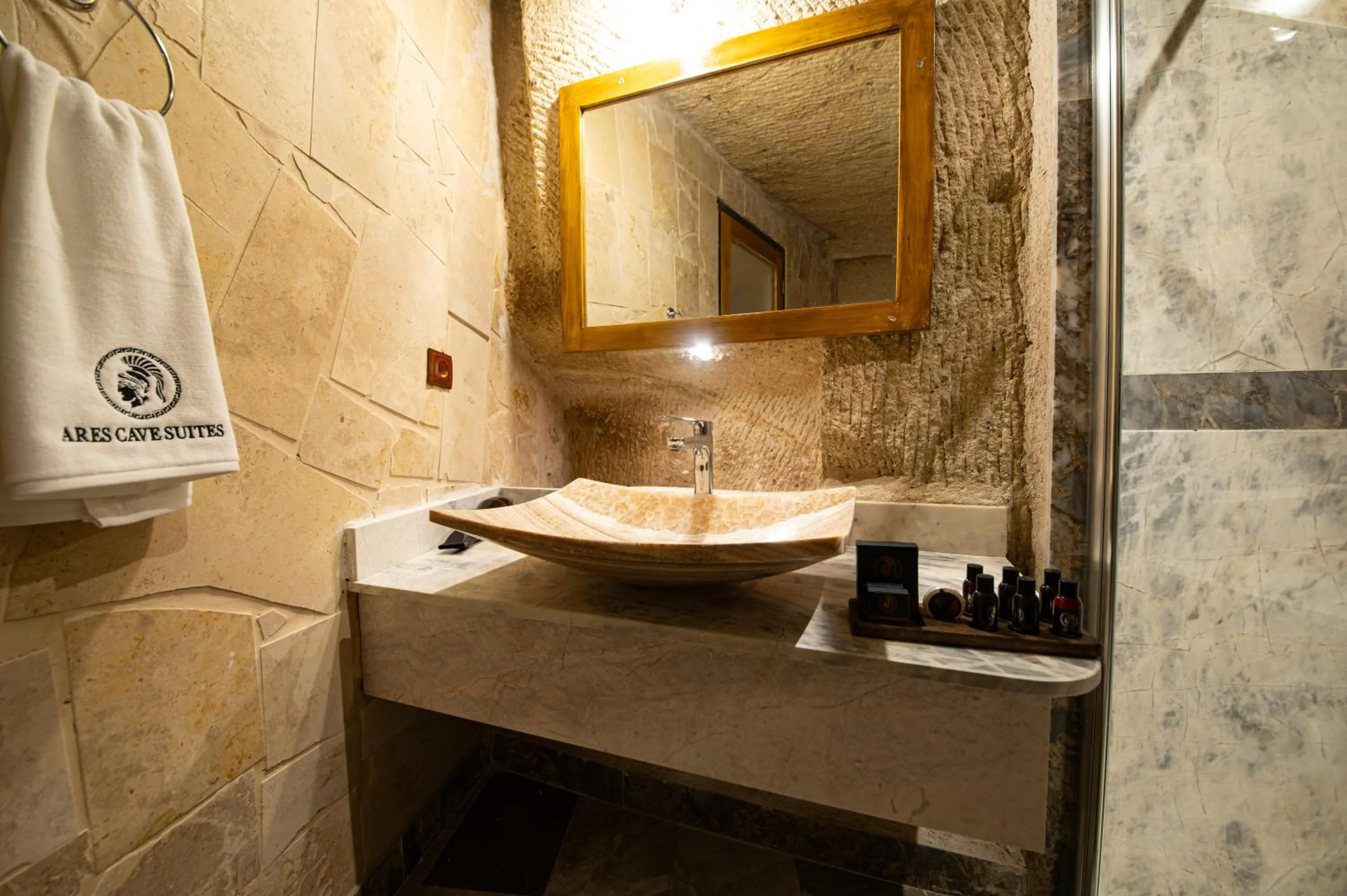 Bathroom in Ares Cave Suites