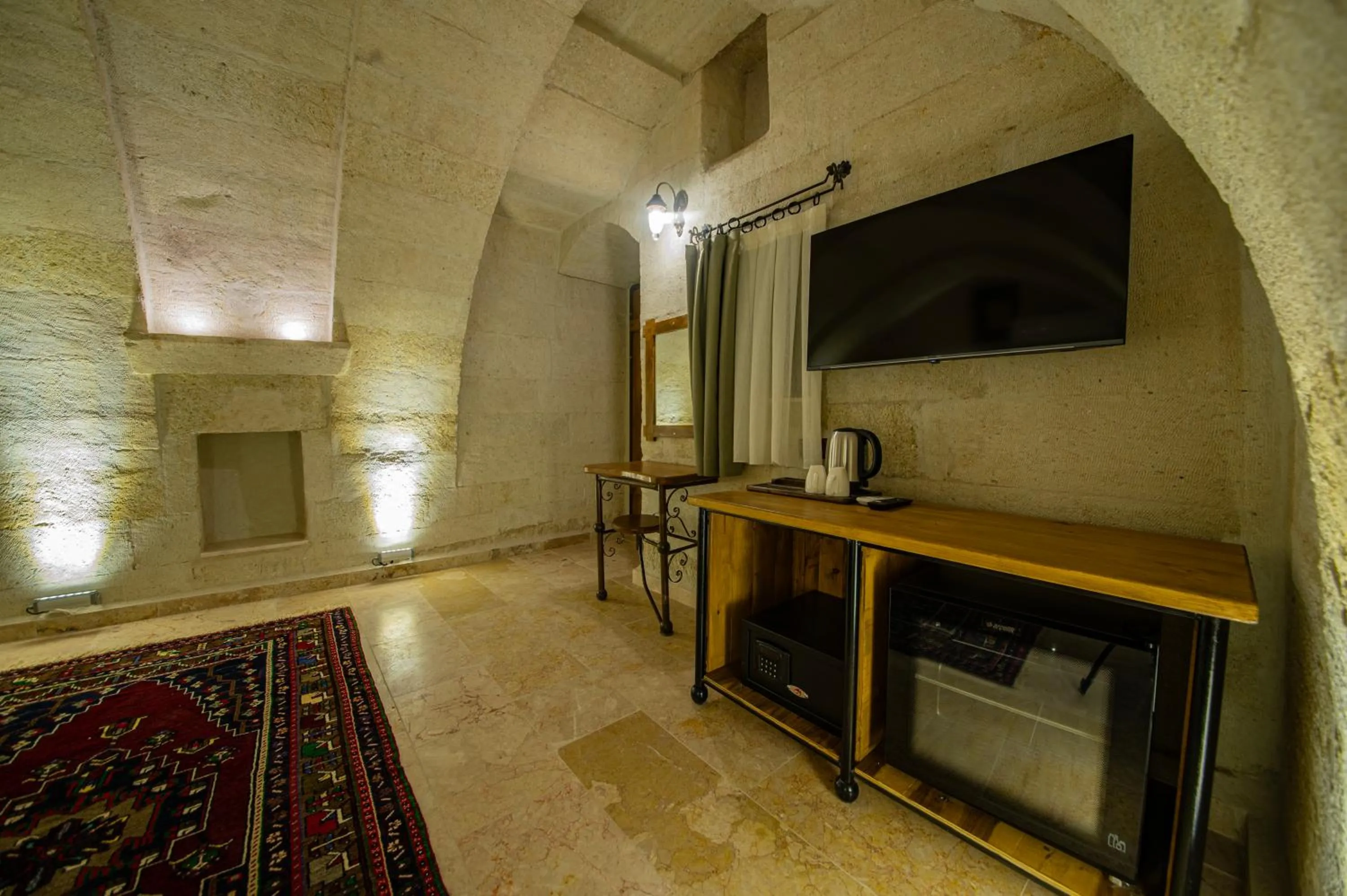 TV and multimedia in Ares Cave Suites