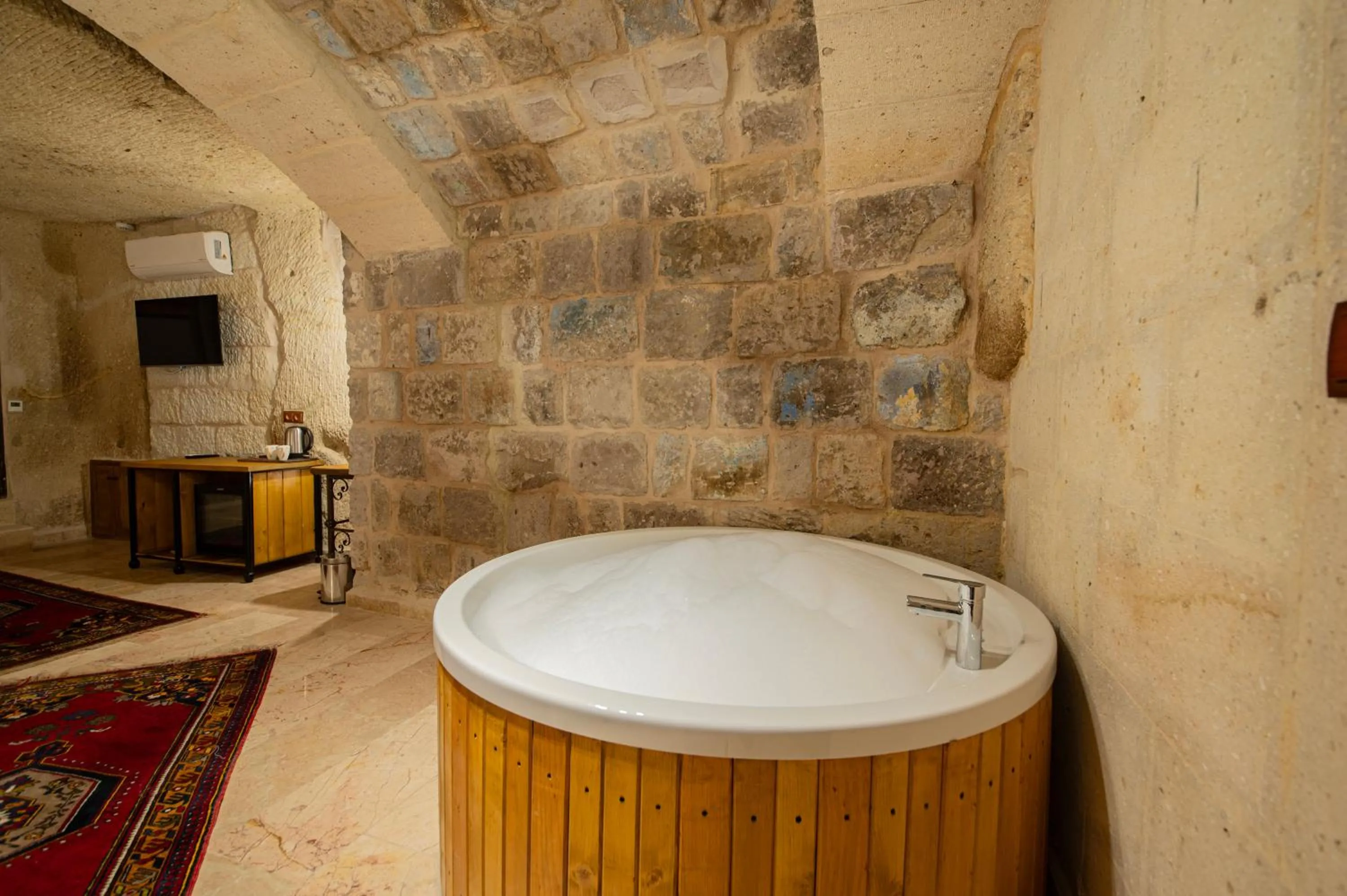 Bathroom in Ares Cave Suites