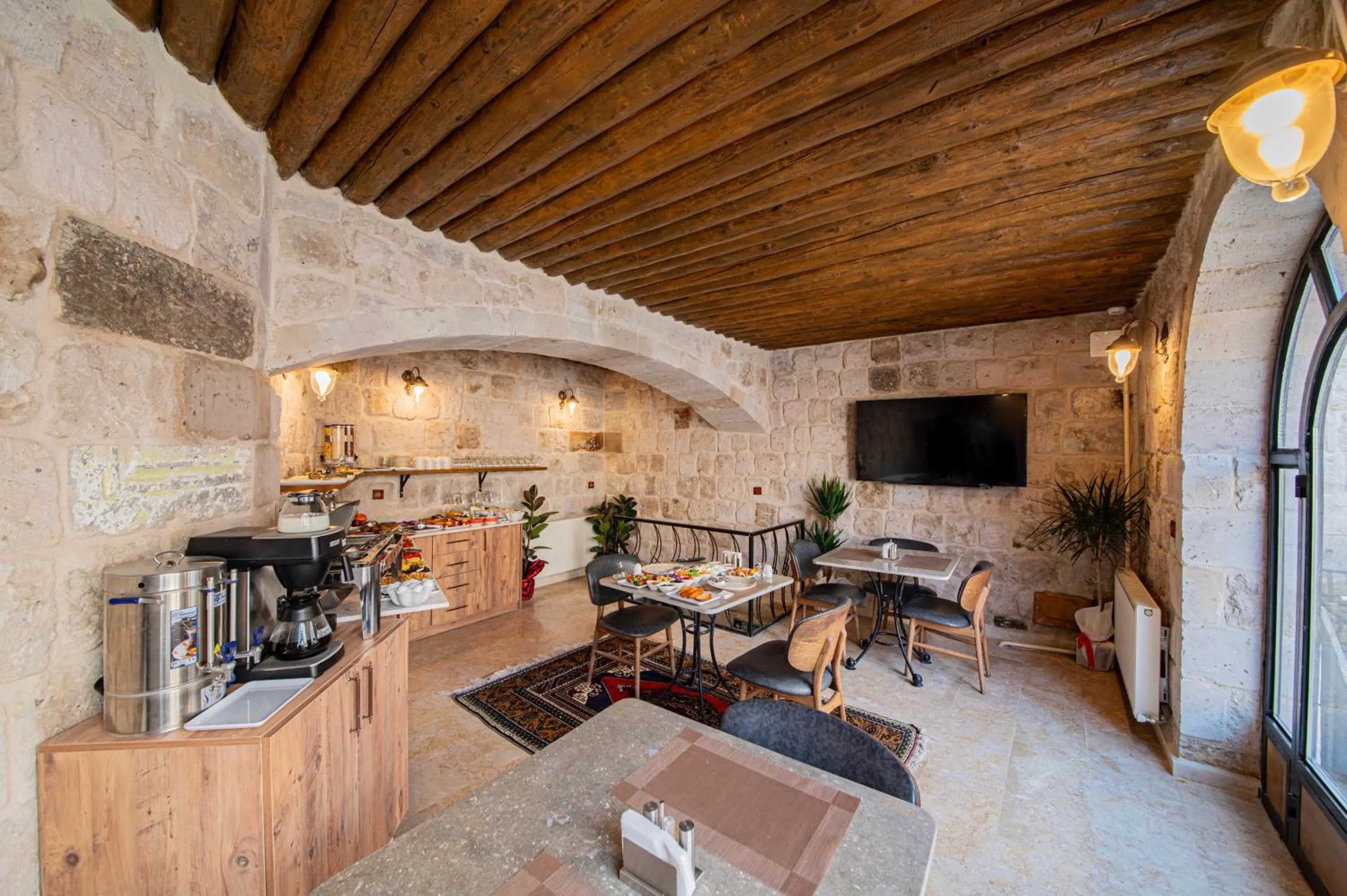 Breakfast in Ares Cave Suites