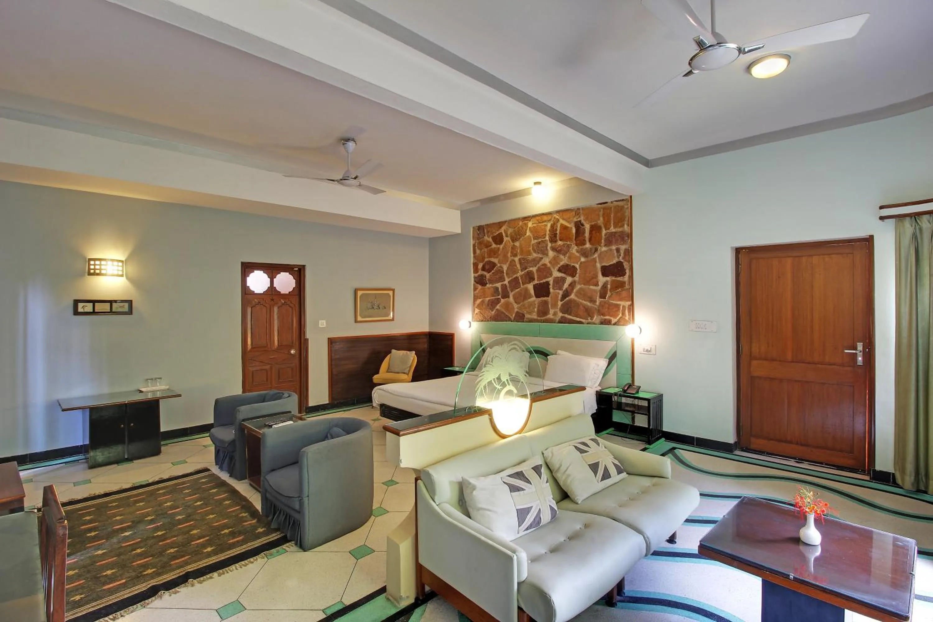 Bedroom in Hotel Inn Season - Art Deco Heritage Hotel in Jodhpur
