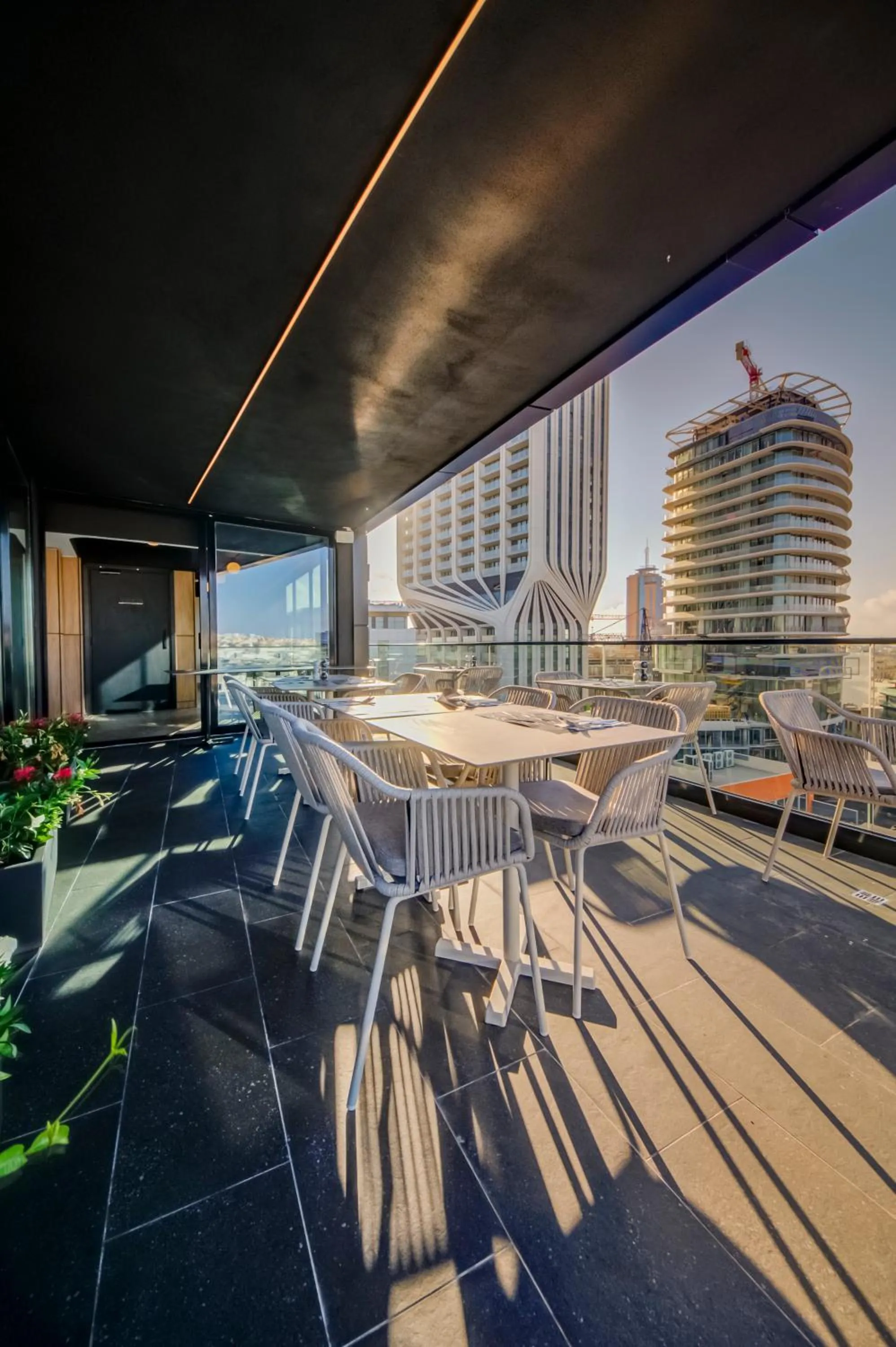 Restaurant/places to eat in Noru Hotel Malta - Adults Only Hotel