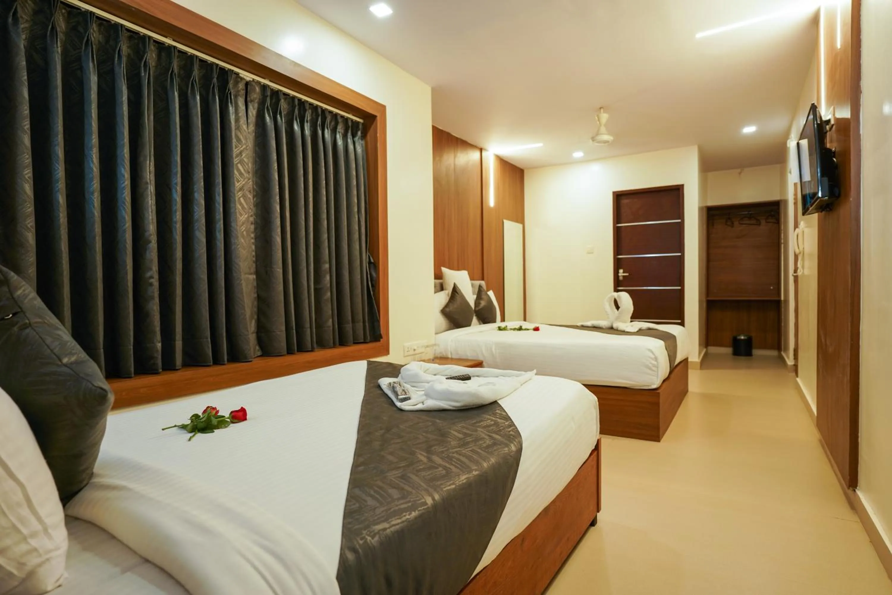 Bedroom, Bed in Royal Plaza City