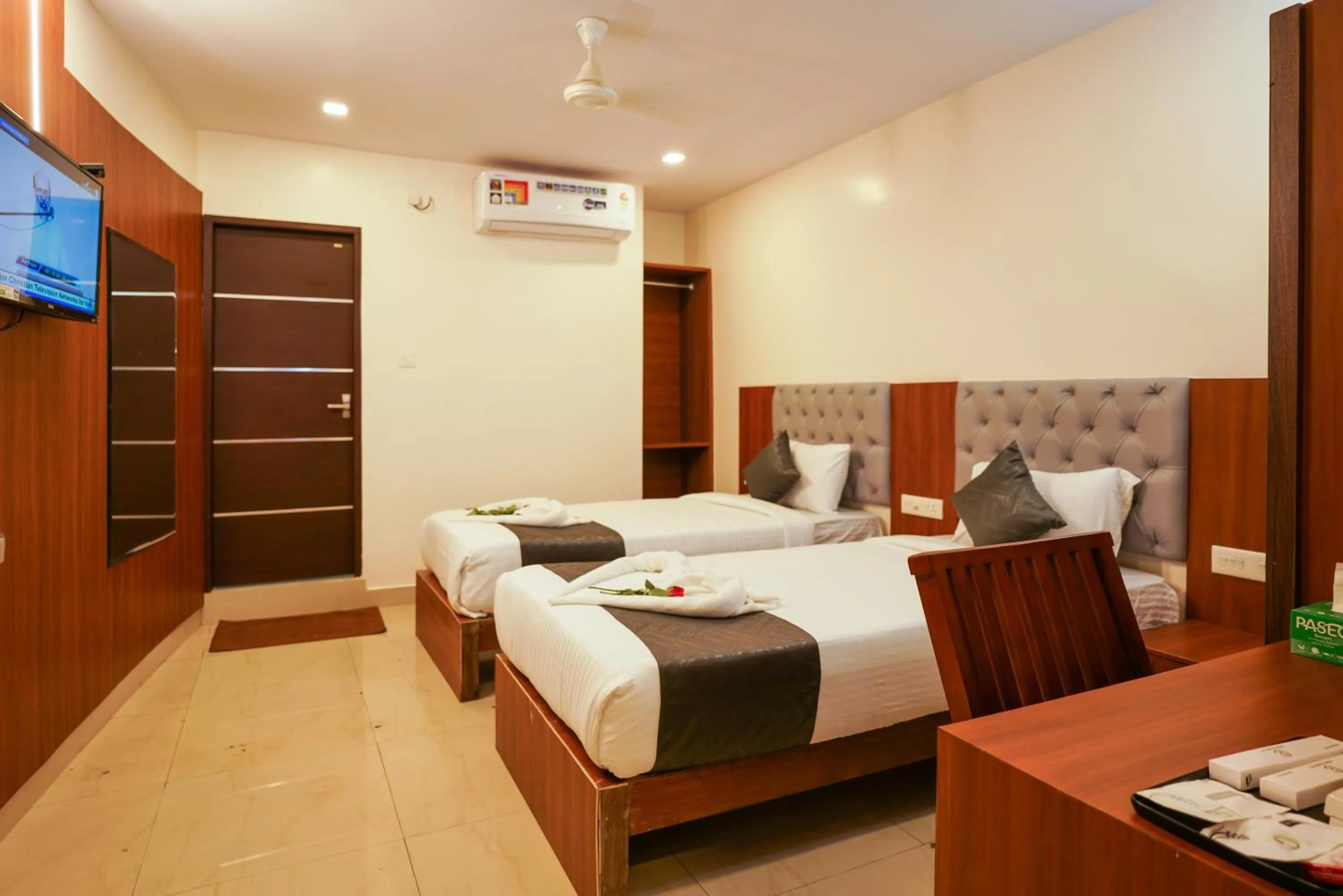 Photo of the whole room, Bed in Royal Plaza City