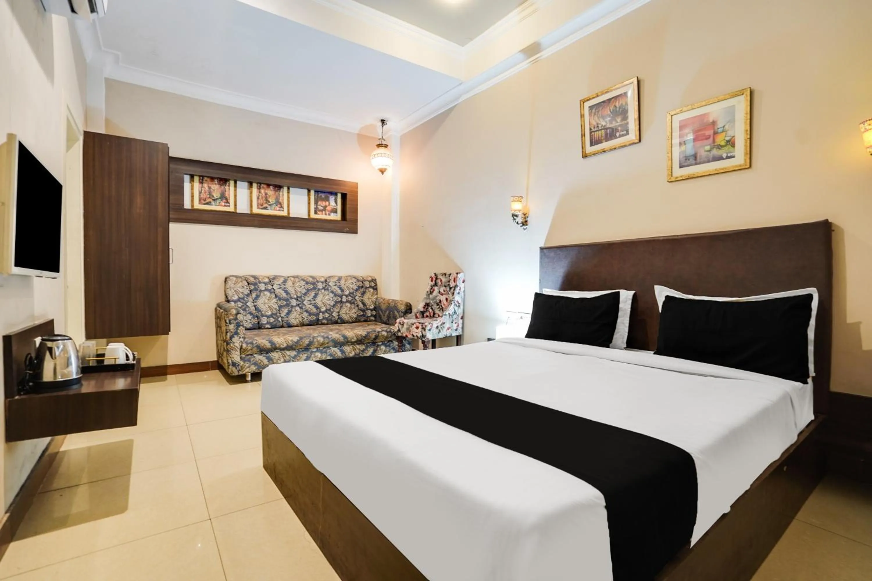 Bedroom, Bed in Super Townhouse Mansarovar Near Metro Station Formerly Dev Villas