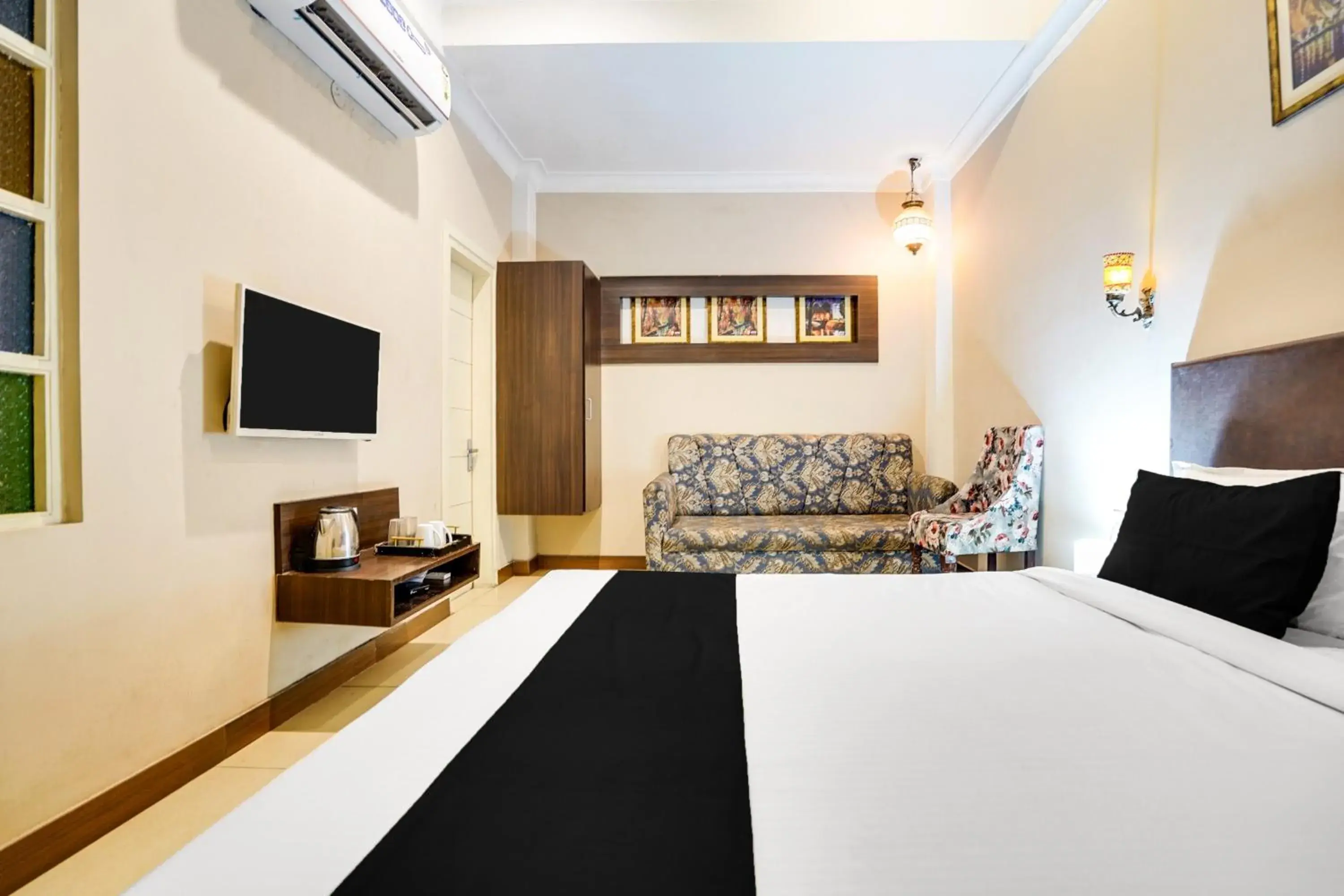 Bedroom, Bed in Super Townhouse Mansarovar Near Metro Station Formerly Dev Villas Bedroom, Bed in Super Townhouse Mansarovar Near Metro Station Formerly Dev Villas