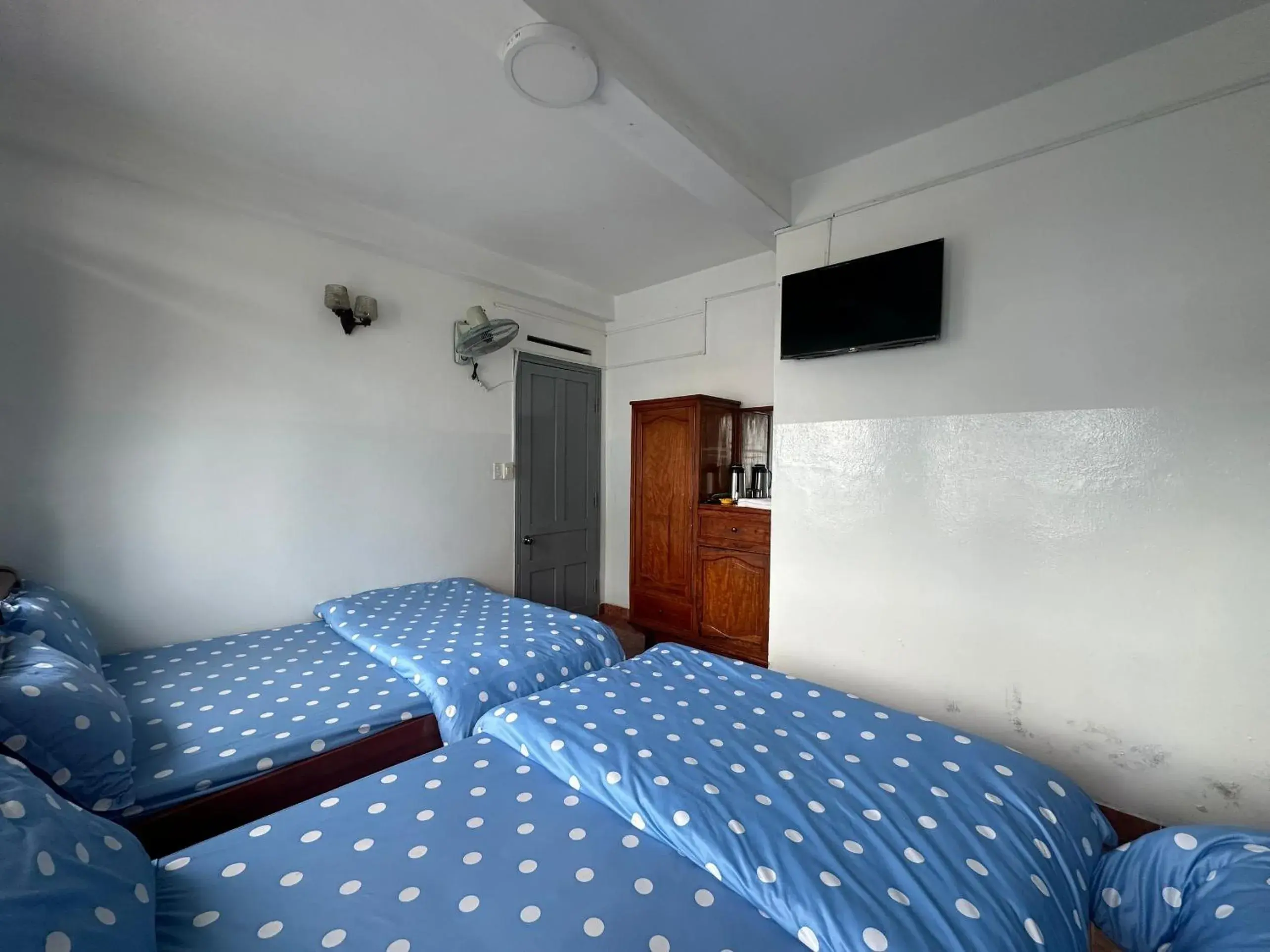 Bedroom, Bed in OYO 1233 Yen Quyen Hotel Bedroom, Bed in OYO 1233 Yen Quyen Hotel