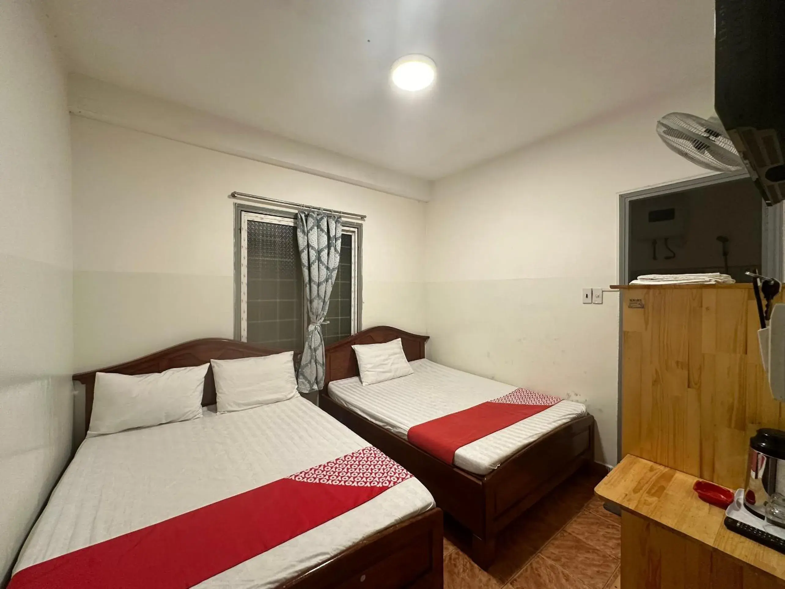 Bedroom, Bed in OYO 1233 Yen Quyen Hotel Bedroom, Bed in OYO 1233 Yen Quyen Hotel