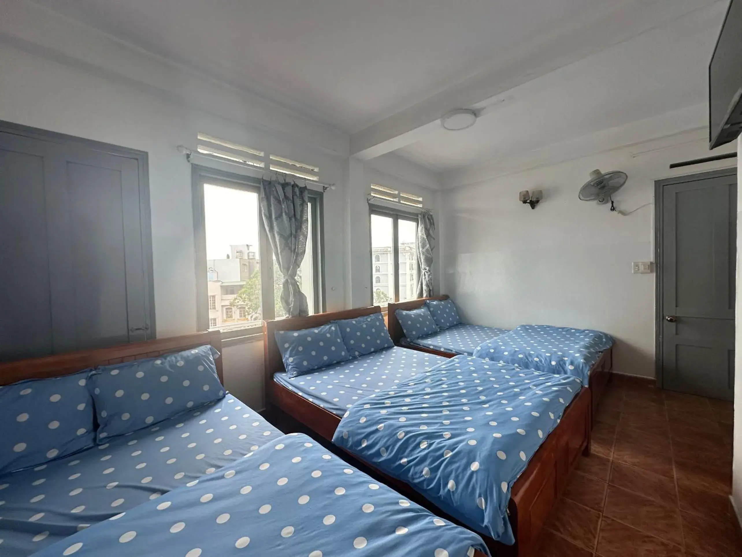 Bedroom, Bed in OYO 1233 Yen Quyen Hotel Bedroom, Bed in OYO 1233 Yen Quyen Hotel