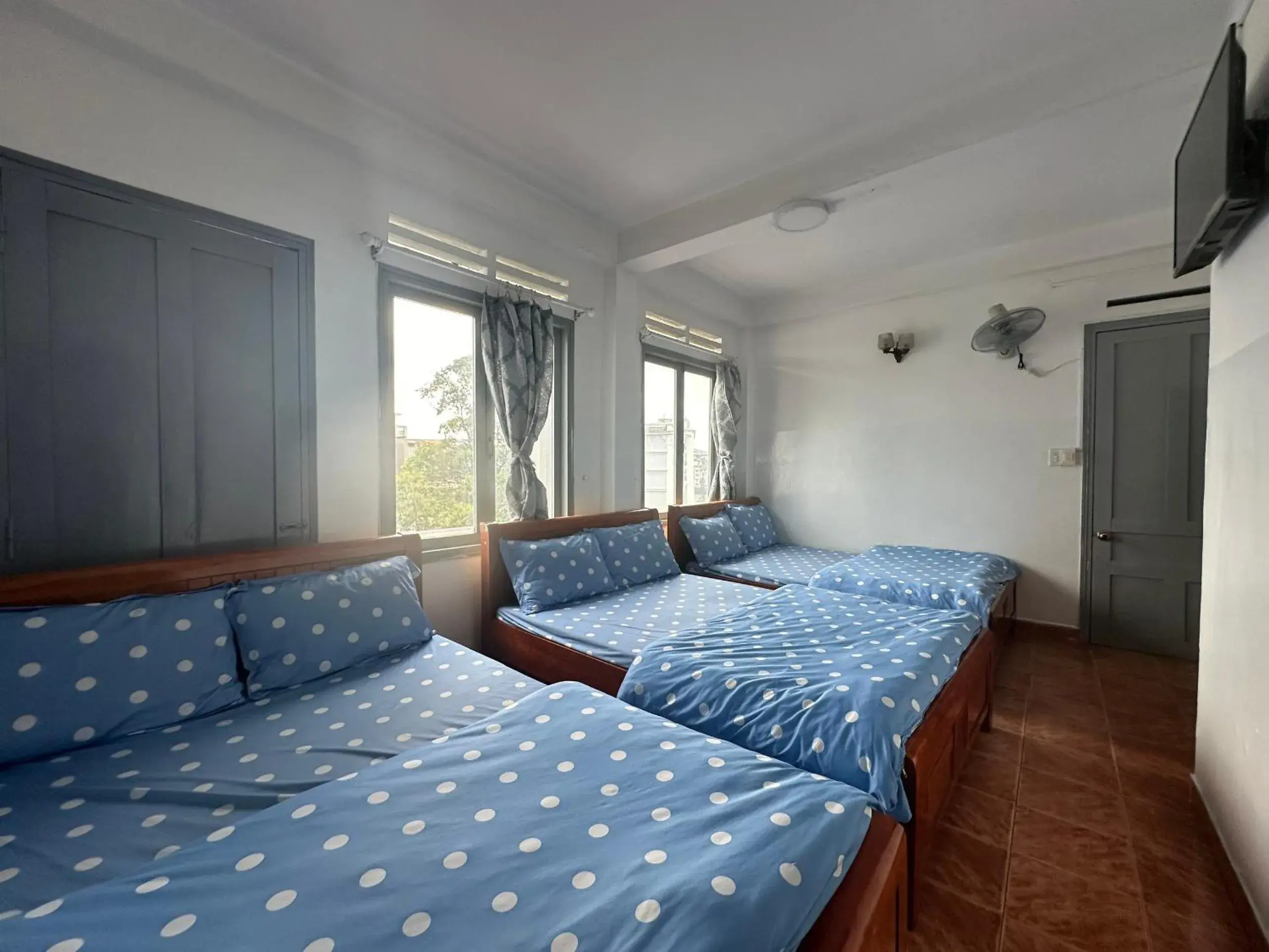 Bedroom, Bed in OYO 1233 Yen Quyen Hotel Bedroom, Bed in OYO 1233 Yen Quyen Hotel