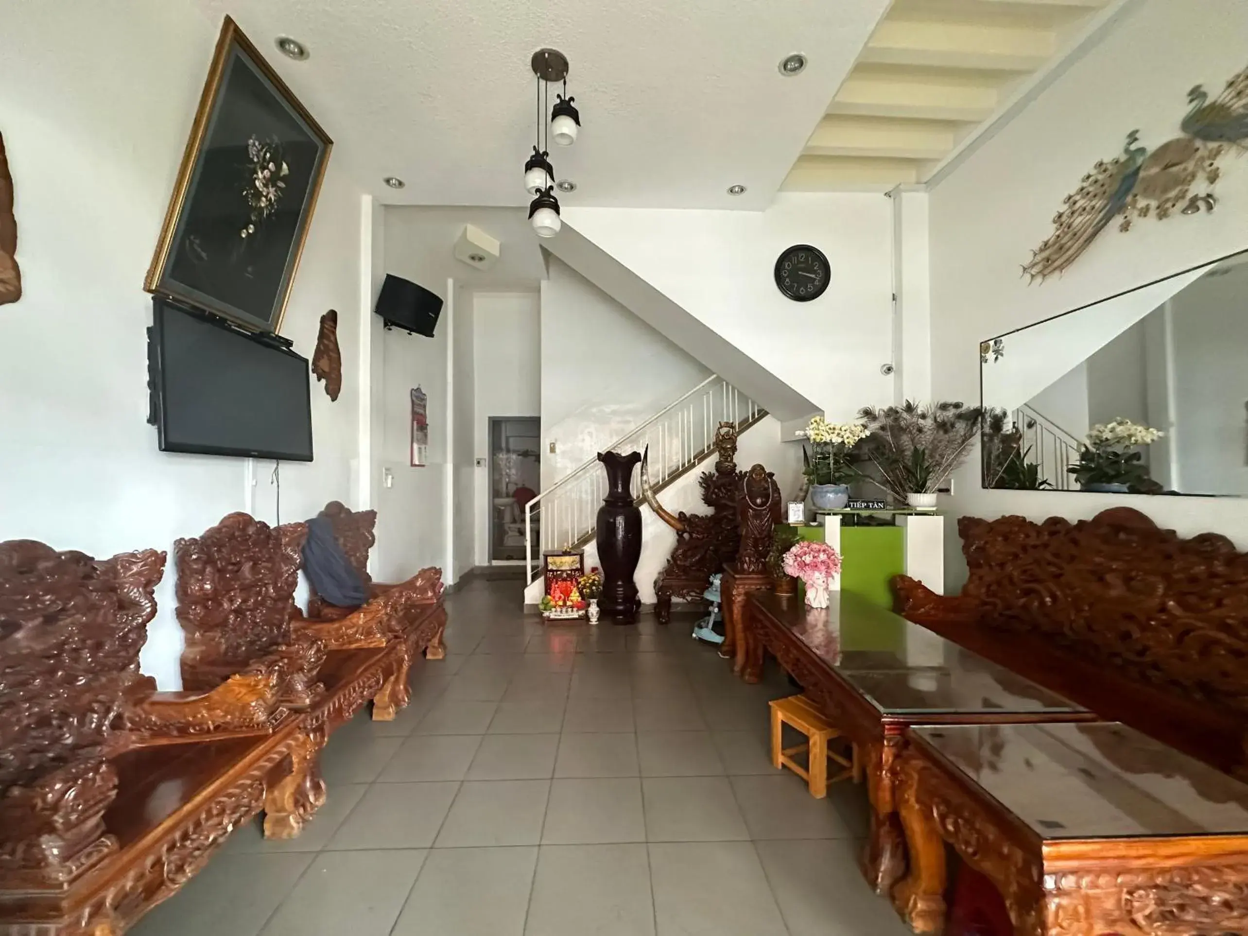 Lobby or reception in OYO 1233 Yen Quyen Hotel Lobby or reception in OYO 1233 Yen Quyen Hotel