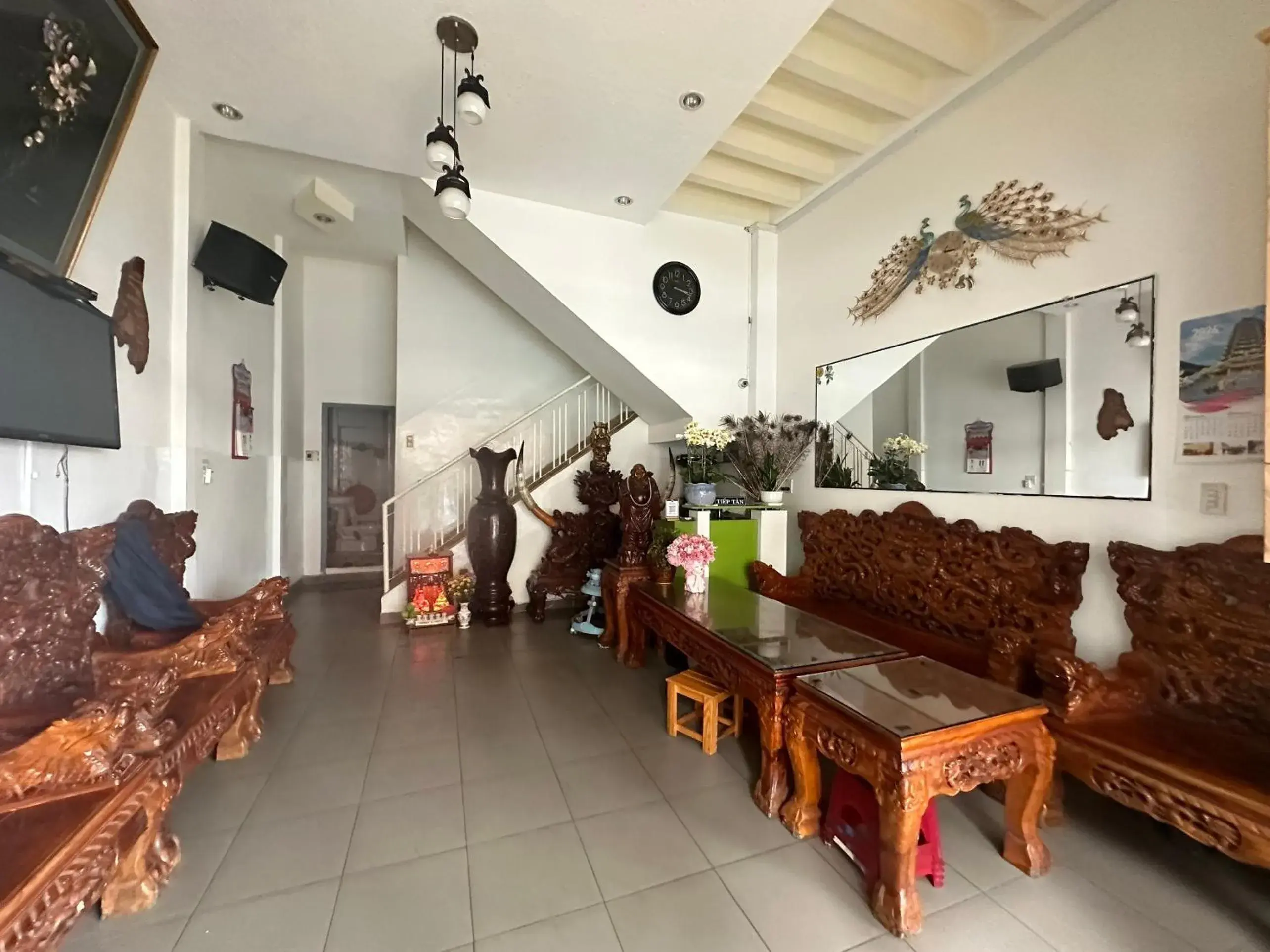 Lobby or reception in OYO 1233 Yen Quyen Hotel Lobby or reception in OYO 1233 Yen Quyen Hotel