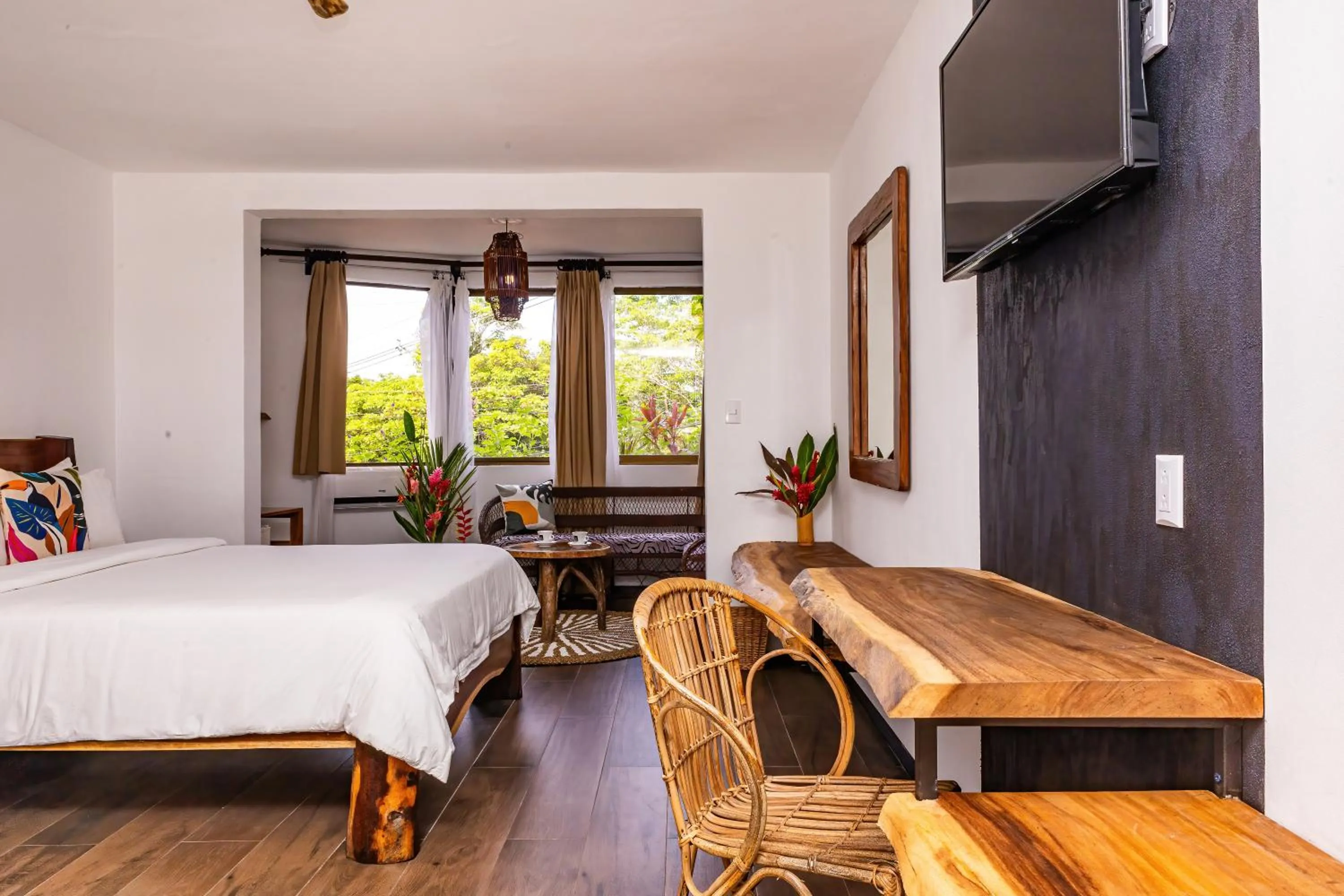 Living room, Bed in ECOTICA Boutique Hotel & Spa