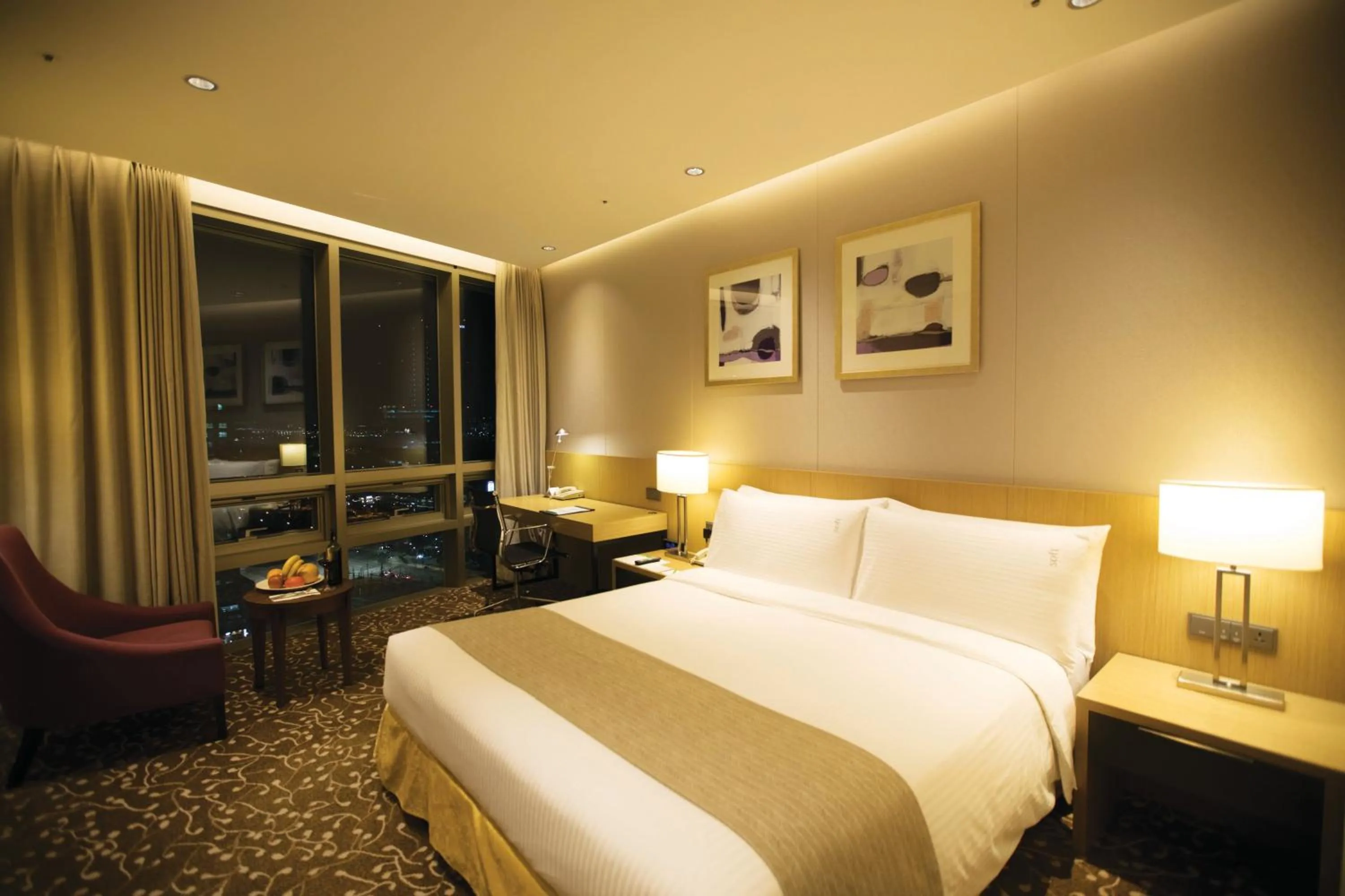 Photo of the whole room, Bed in Holiday Inn Incheon Songdo by IHG