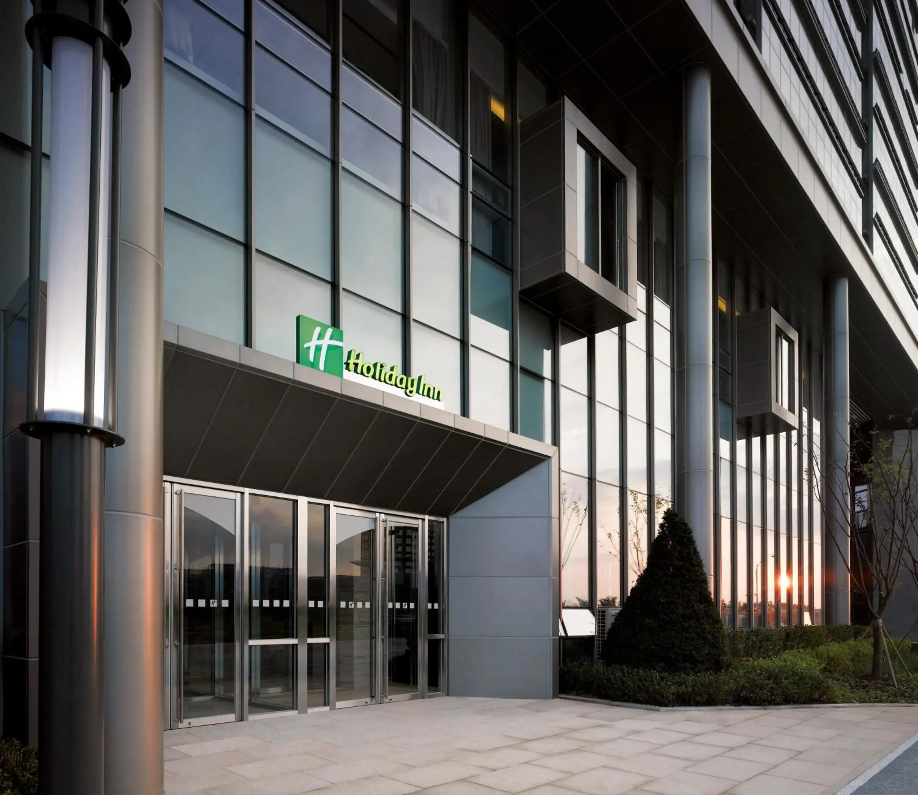 Property building in Holiday Inn Incheon Songdo by IHG Property building in Holiday Inn Incheon Songdo by IHG