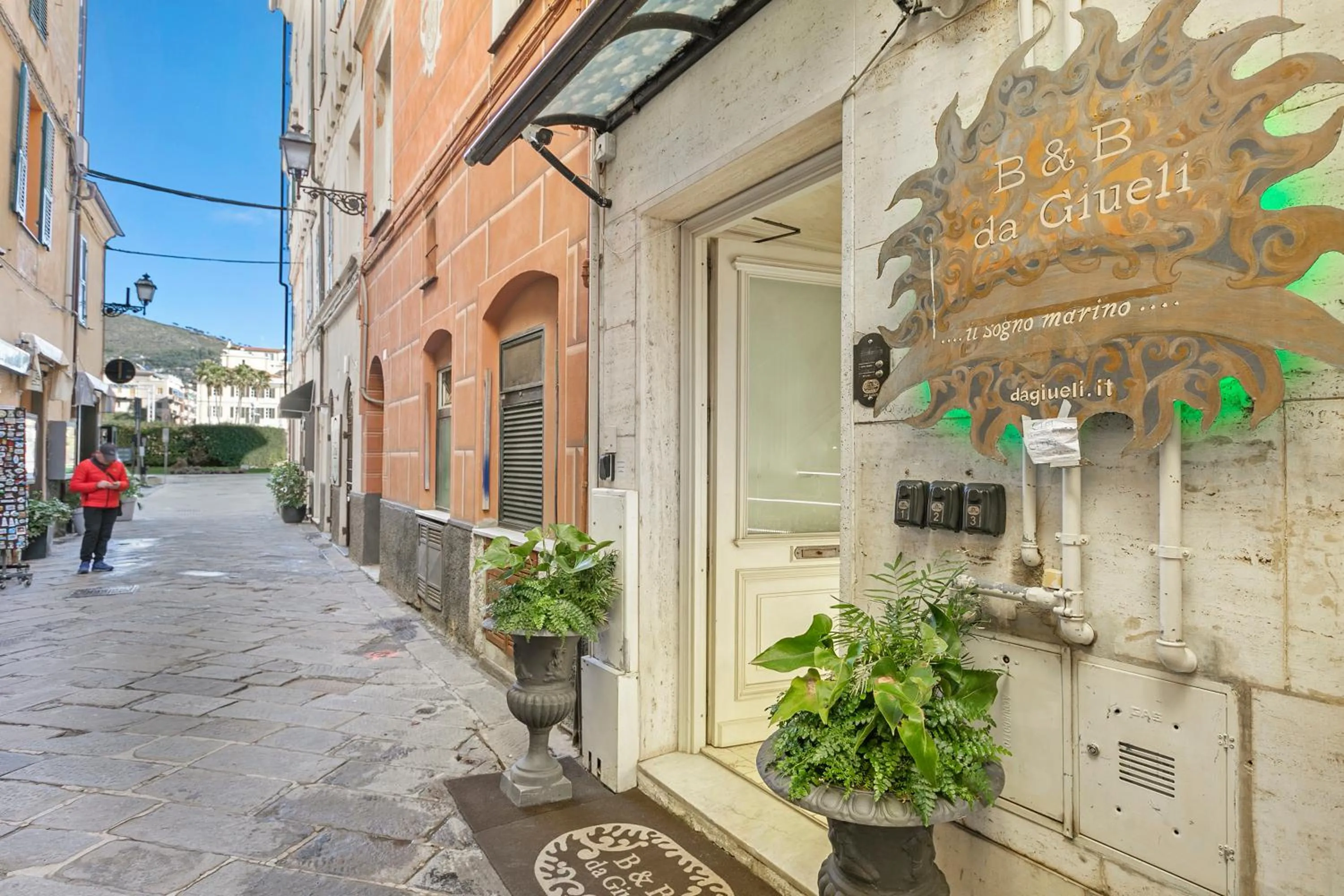 Property building in B&B Da Giueli Rooms On The Seafront