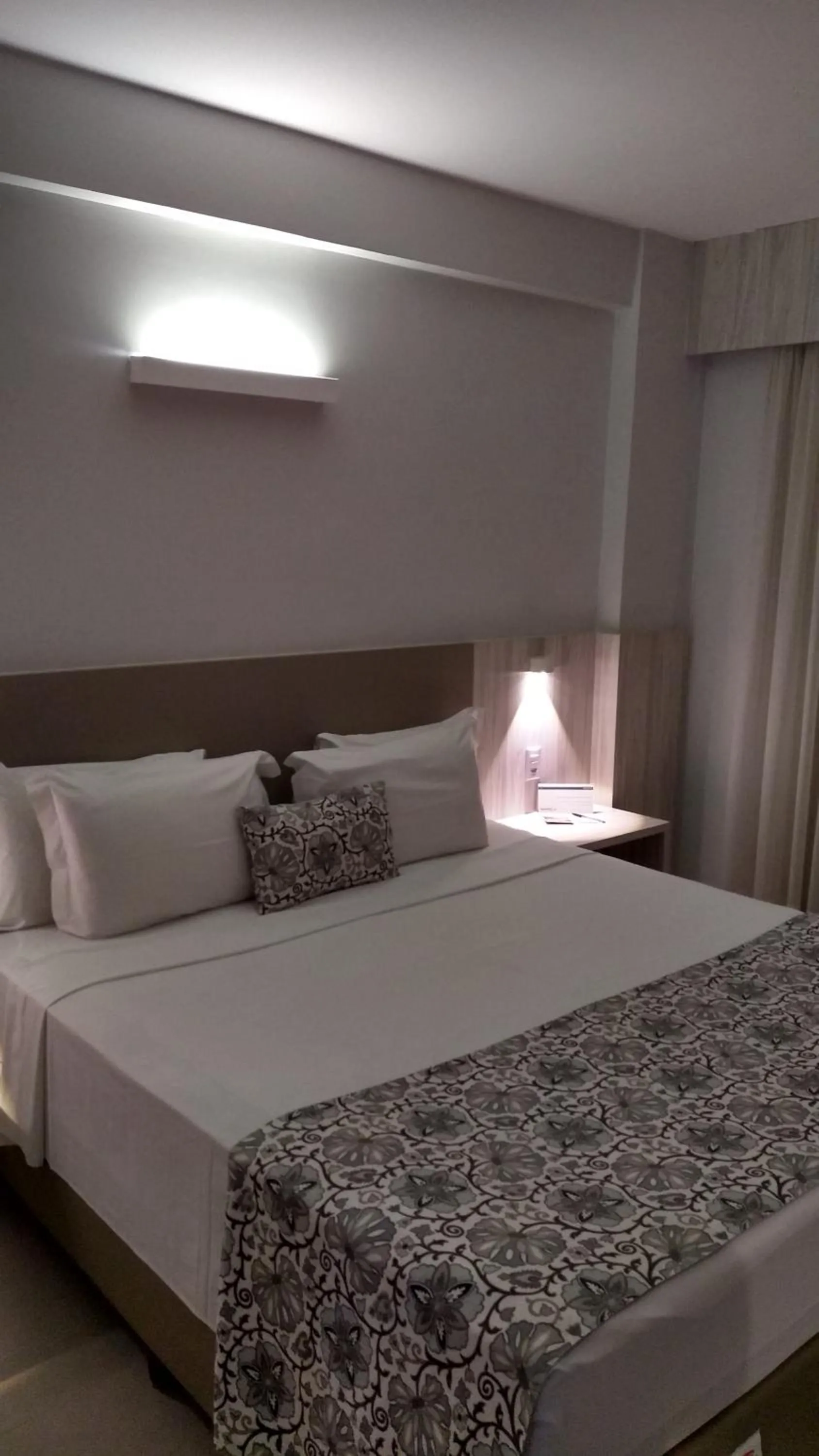 Bed in AlphaPark Hotel