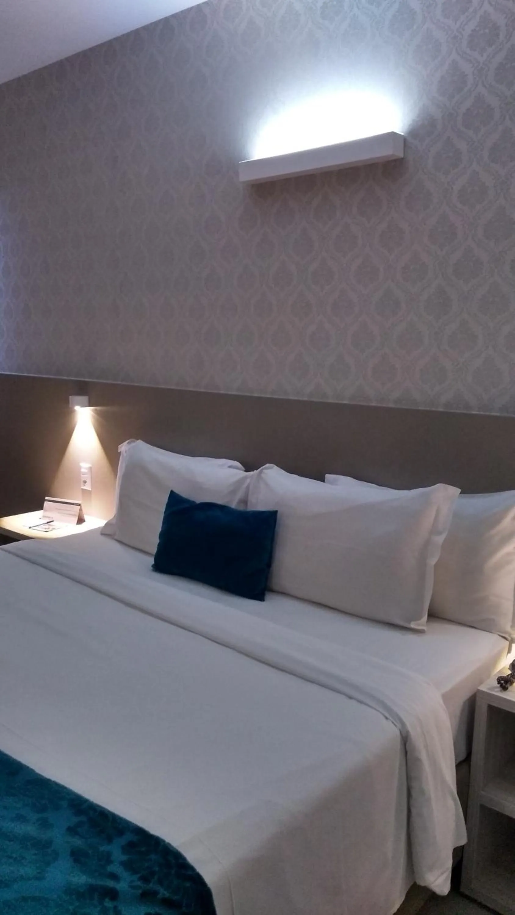 Bed in AlphaPark Hotel