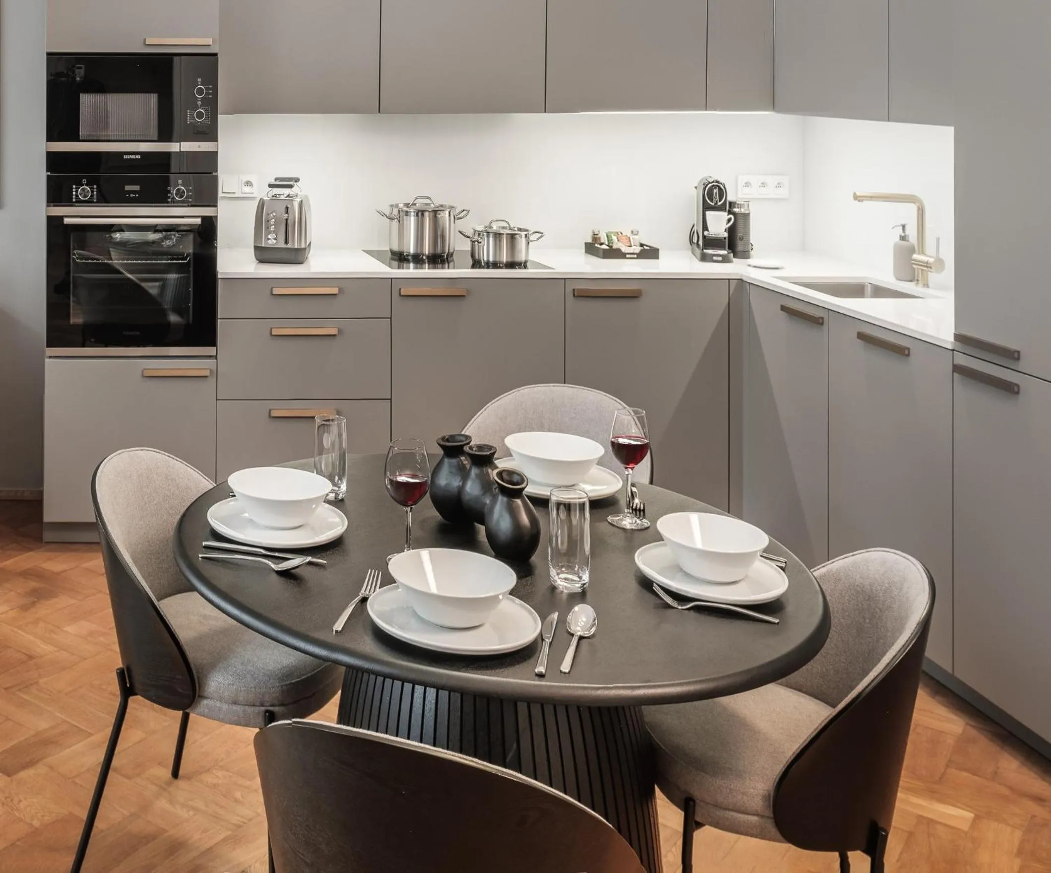 Kitchen or kitchenette in River Dance Suites by Adrez