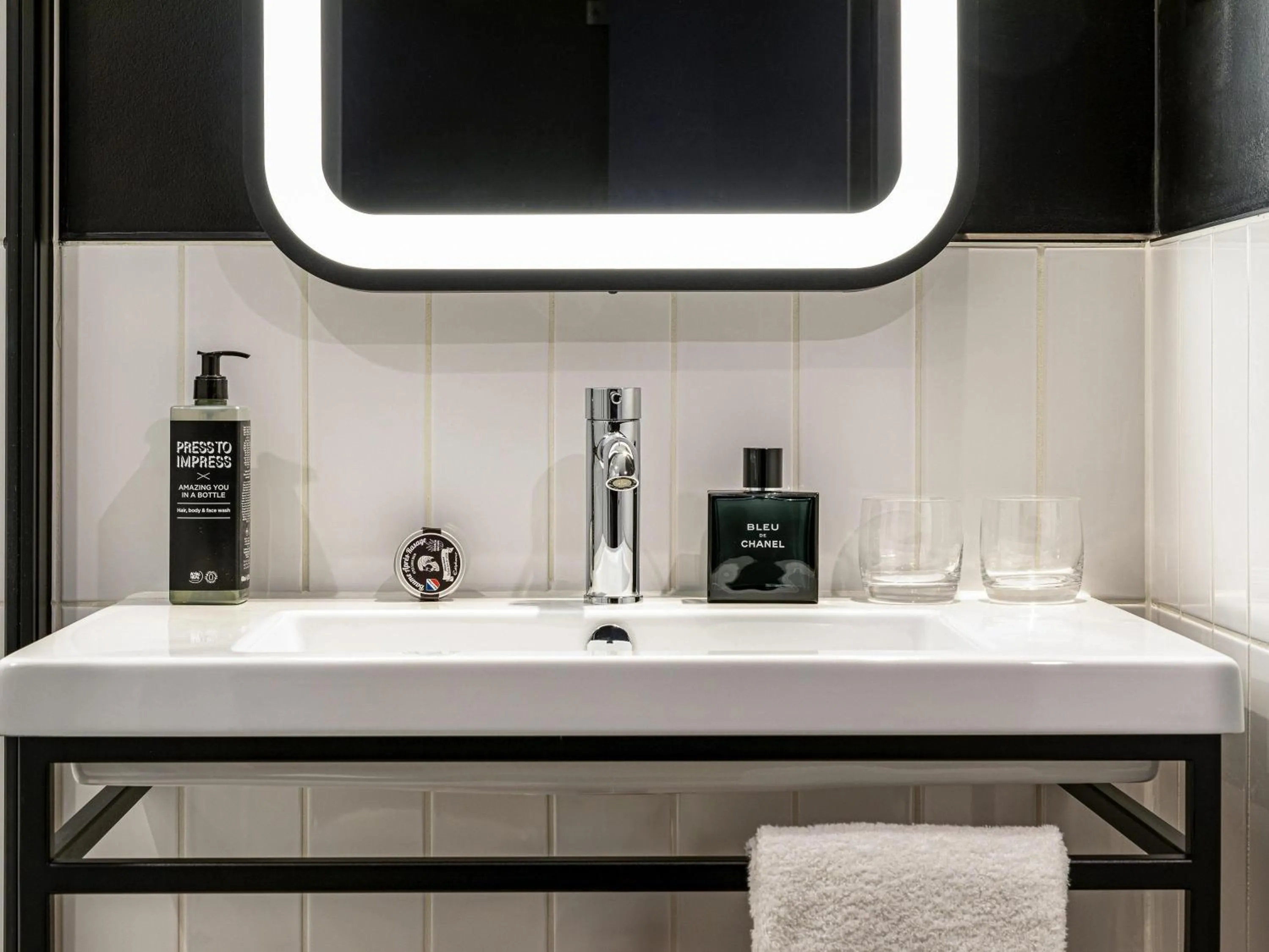 Bedroom in ibis Styles Paris Villejuif