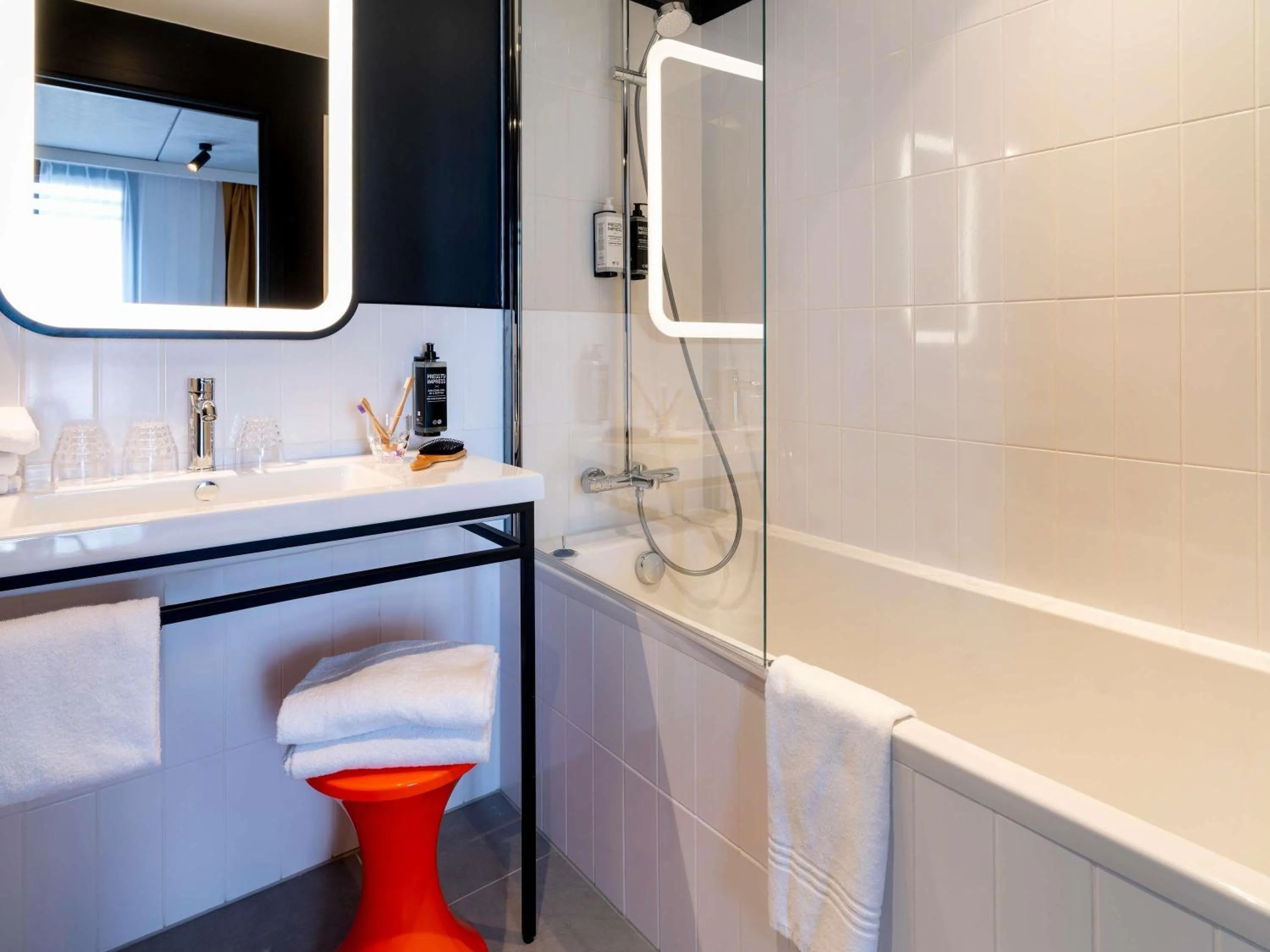 Bedroom in ibis Styles Paris Villejuif