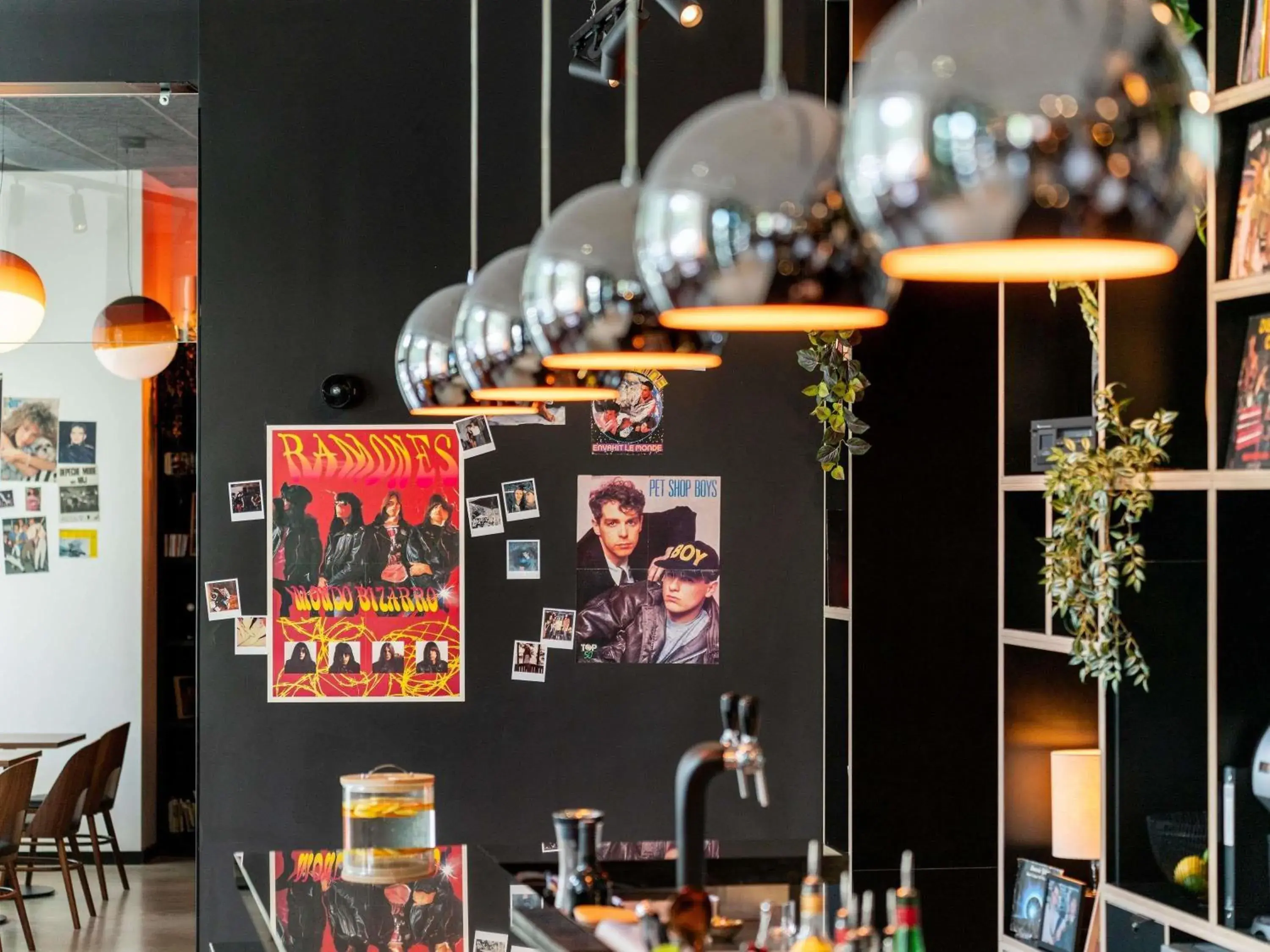 Lounge or bar in ibis Styles Paris Villejuif Lounge or bar in ibis Styles Paris Villejuif