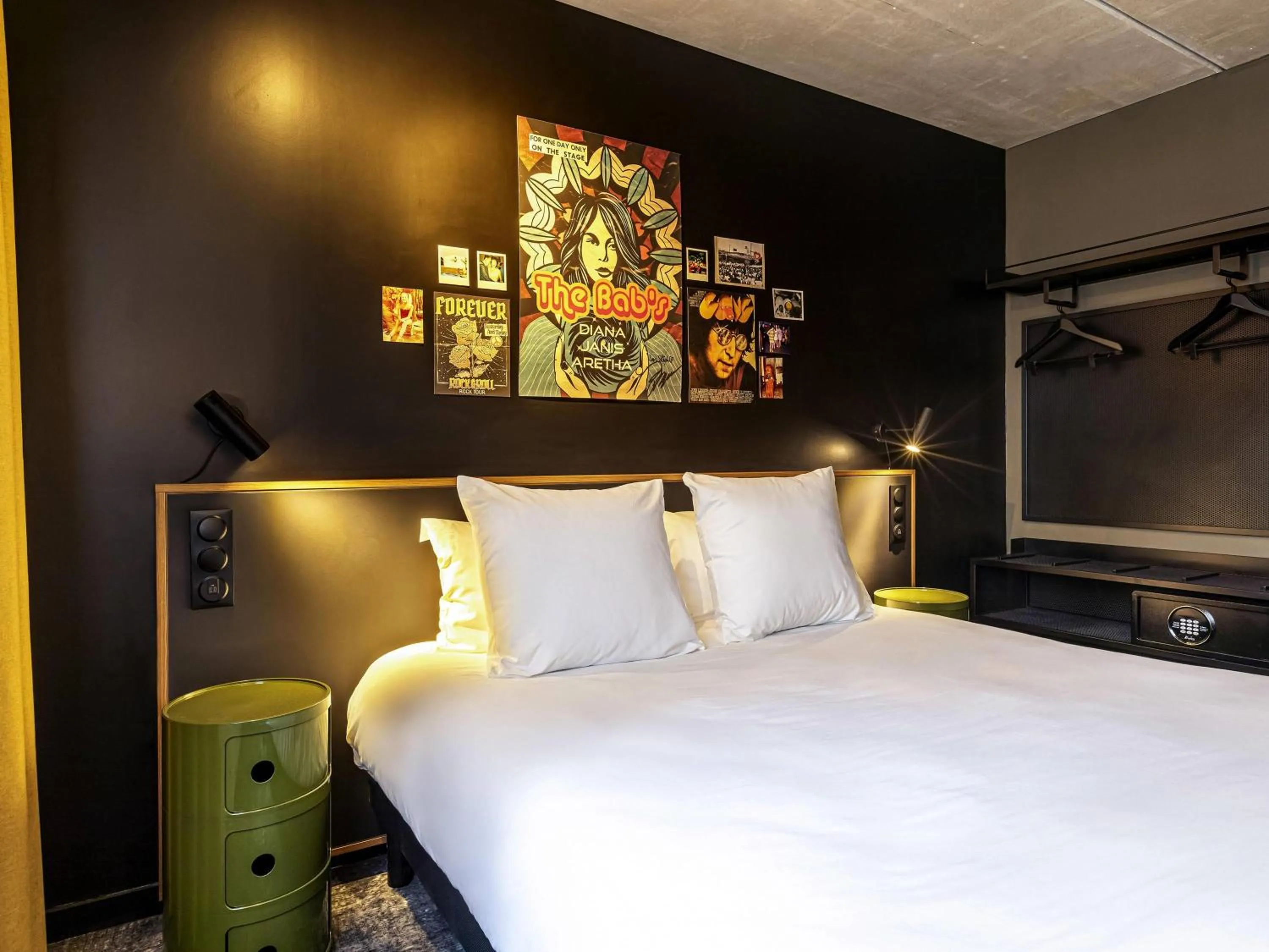 Bedroom, Bed in ibis Styles Paris Villejuif