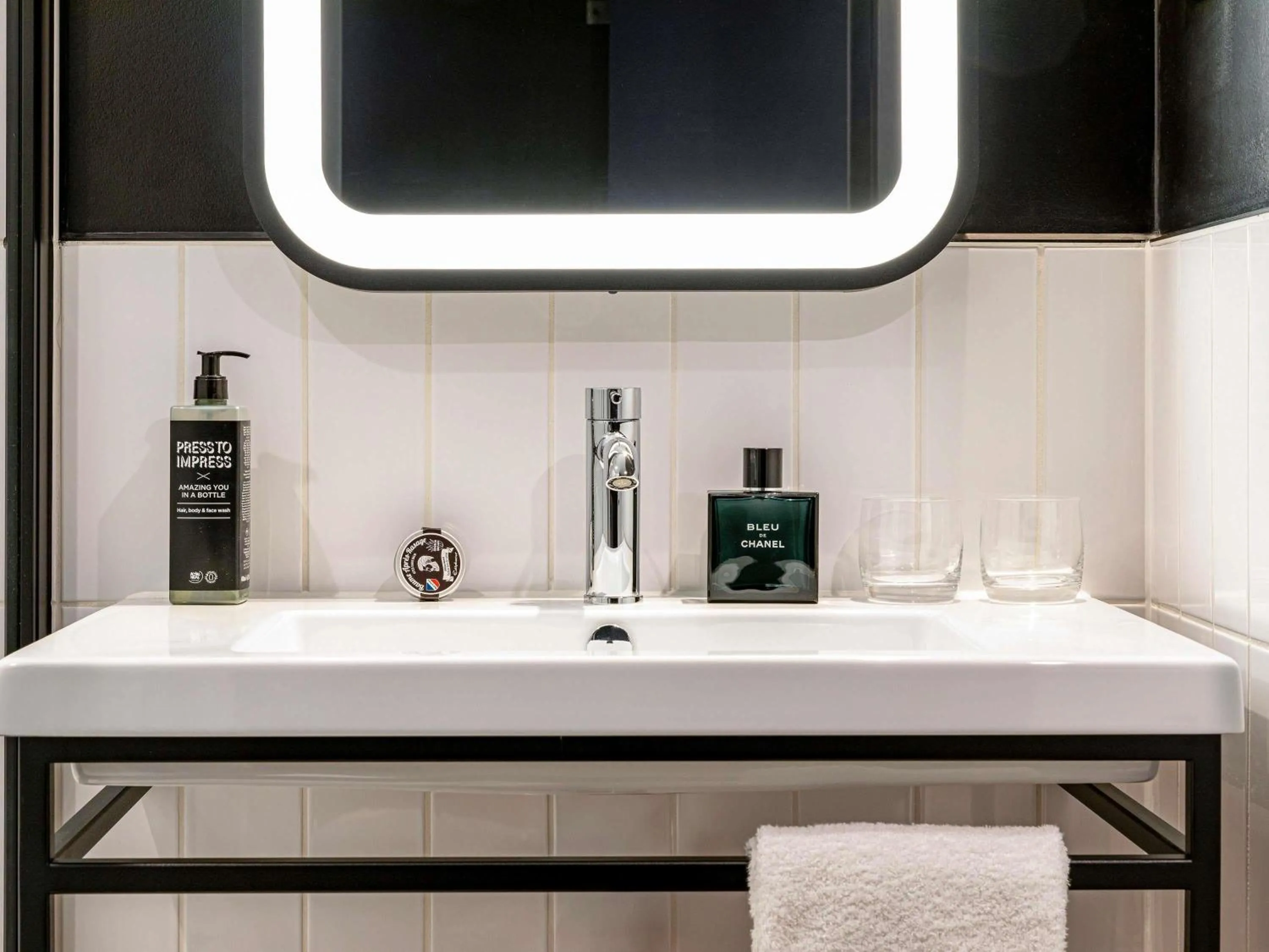 Bedroom in ibis Styles Paris Villejuif