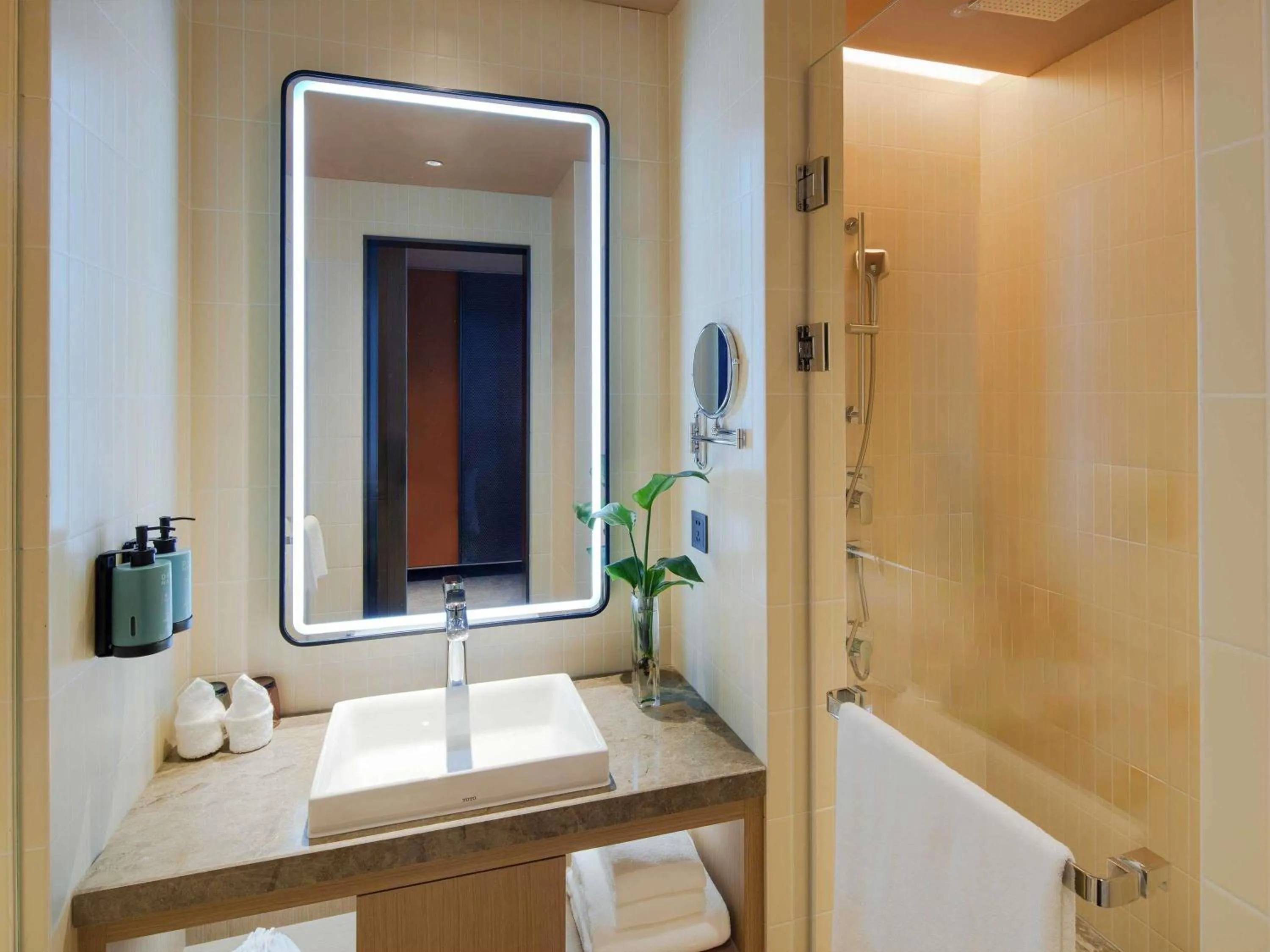 Bedroom in Novotel Nanjing Airport