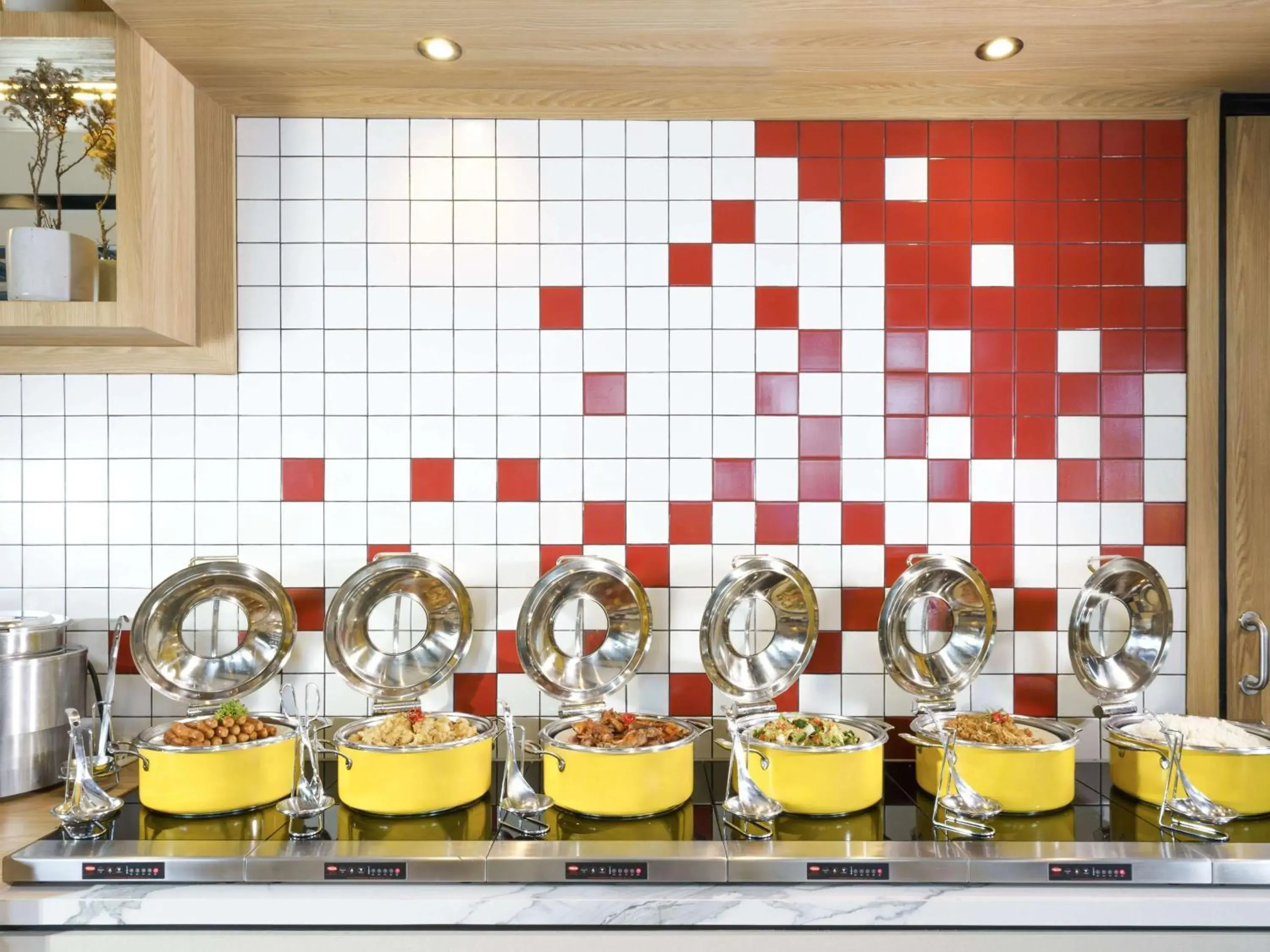 Restaurant/places to eat in ibis Jakarta Raden Saleh Restaurant/places to eat in ibis Jakarta Raden Saleh