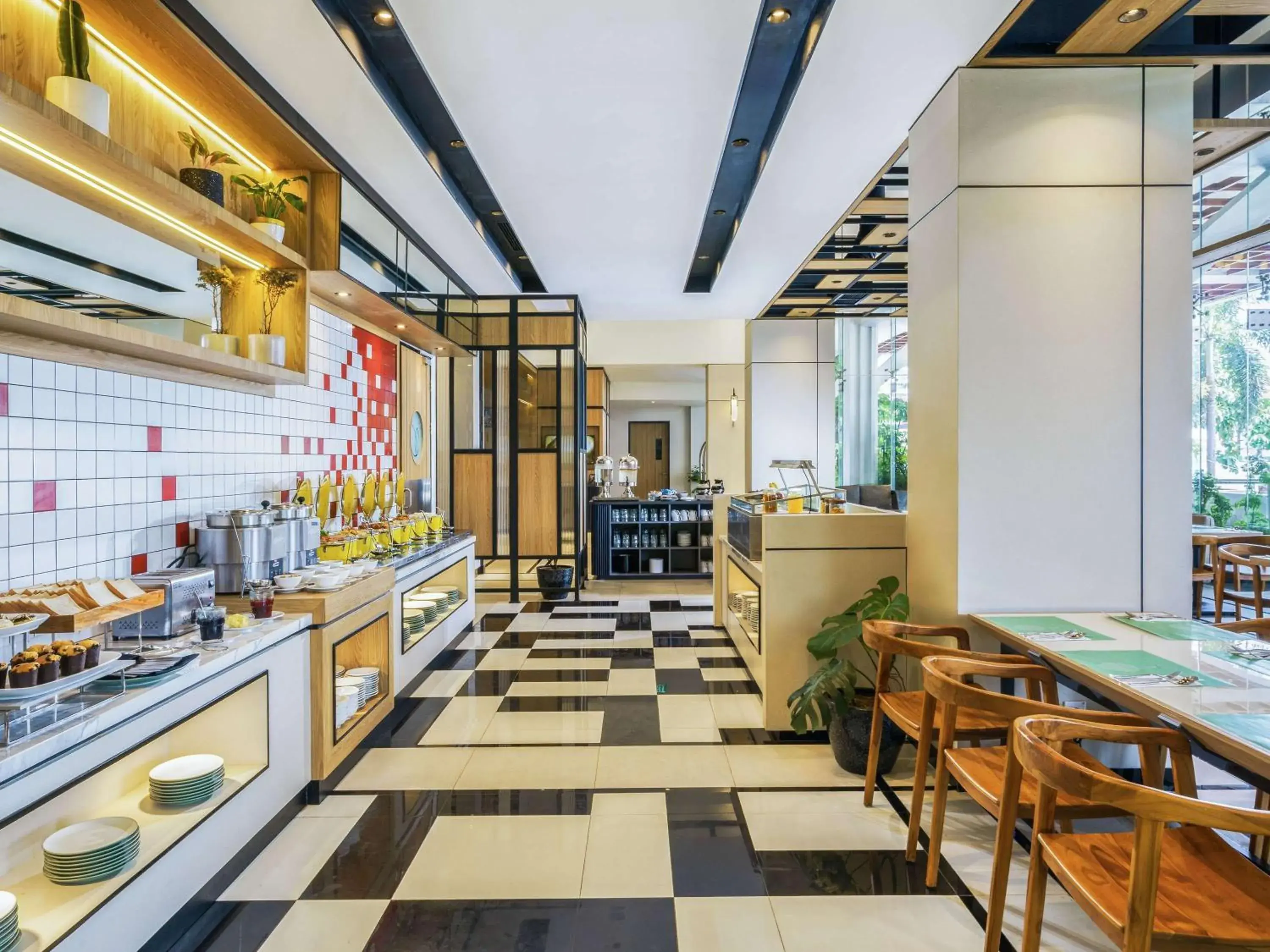 Restaurant/places to eat in ibis Jakarta Raden Saleh Restaurant/places to eat in ibis Jakarta Raden Saleh