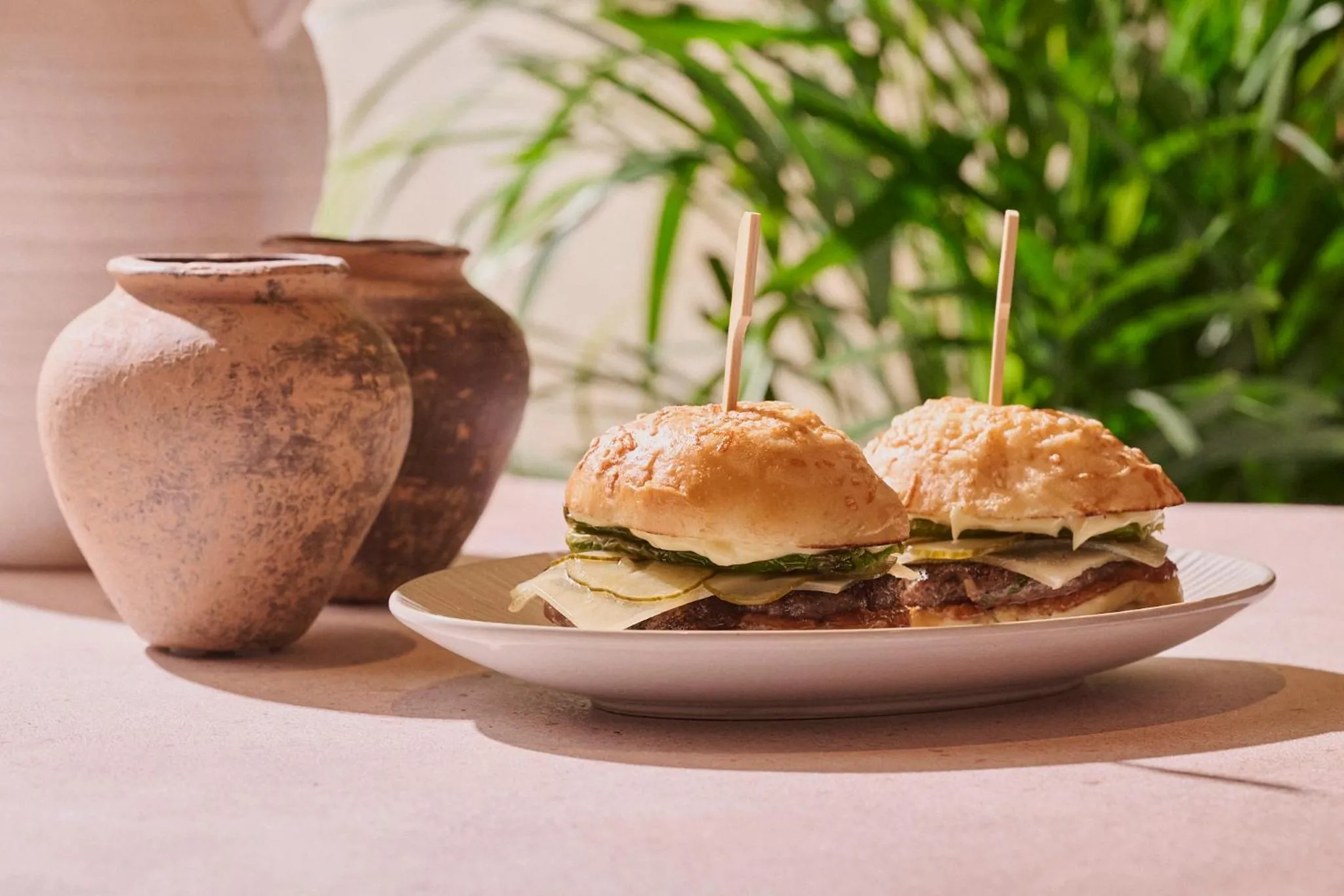 Restaurant/places to eat in Novotel Riyadh Sahafa