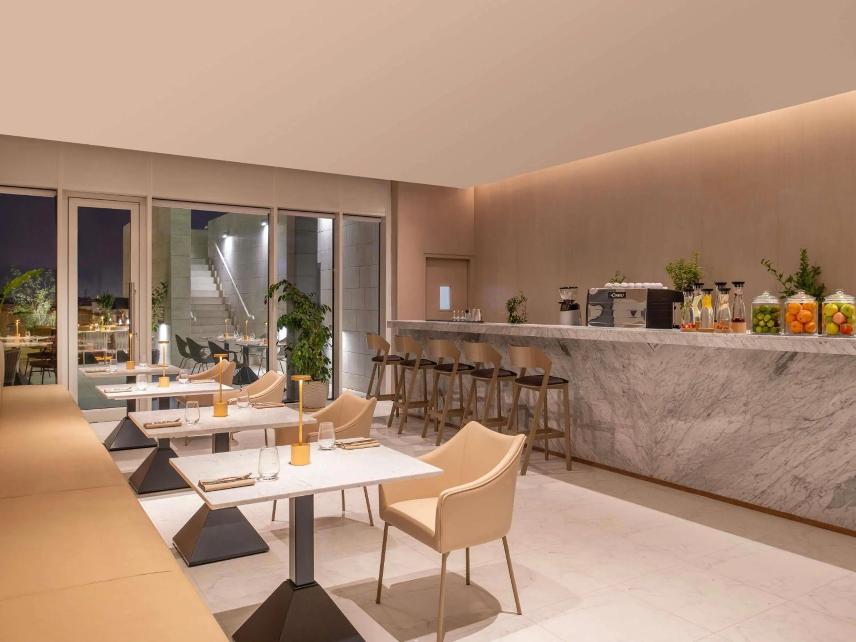 Restaurant/places to eat in Novotel Riyadh Sahafa