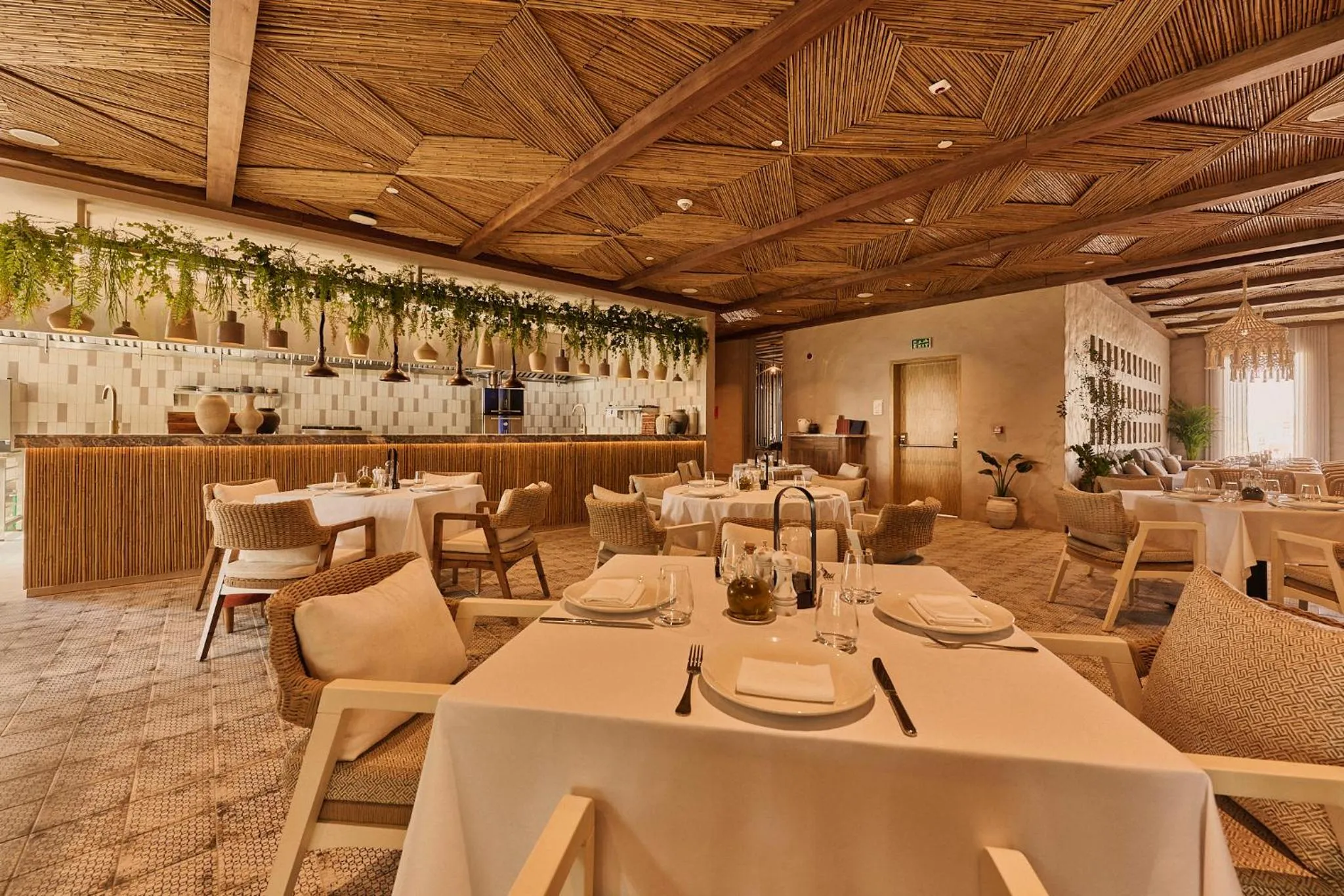 Restaurant/places to eat in Novotel Riyadh Sahafa