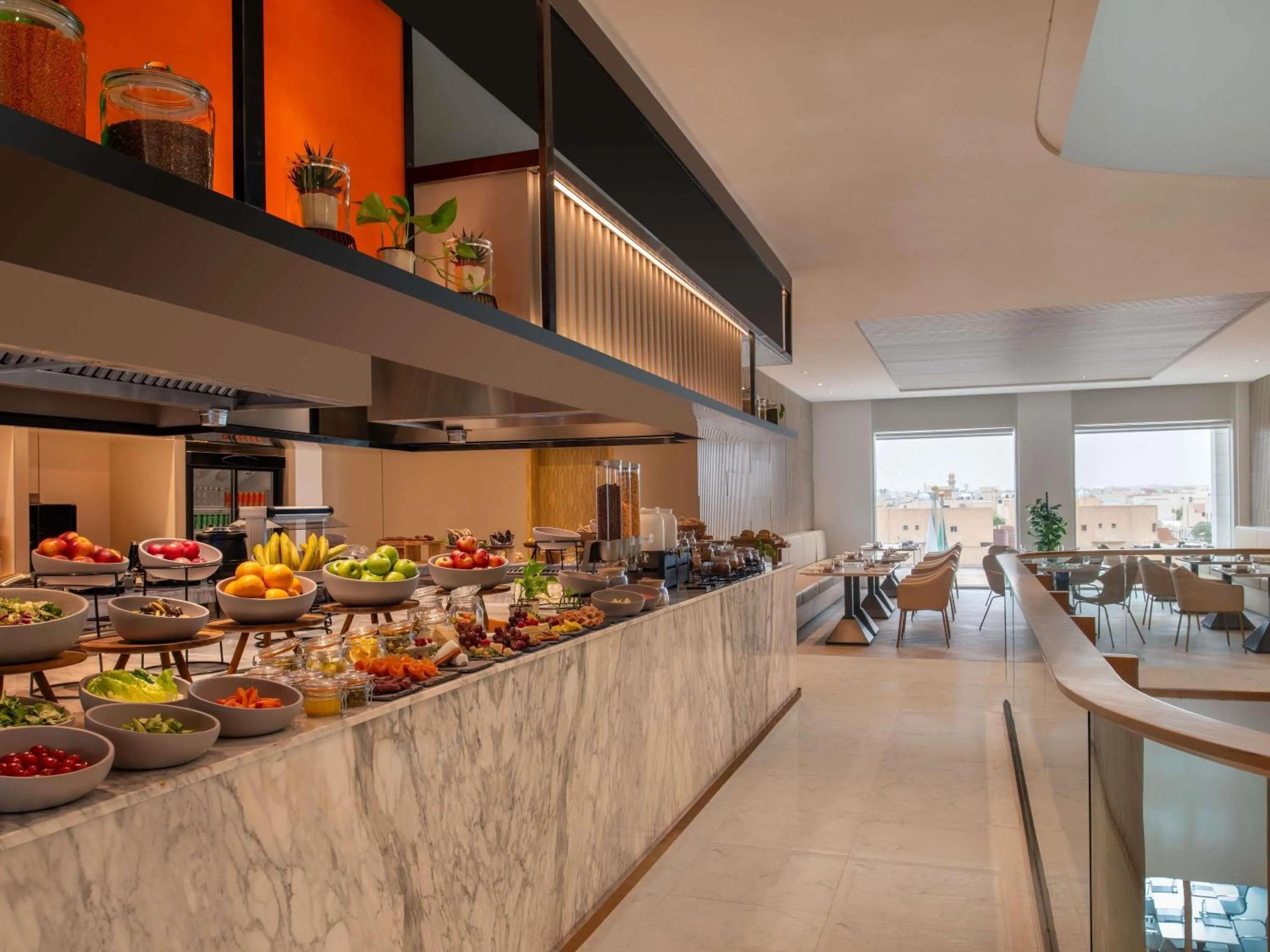 Restaurant/places to eat in Novotel Riyadh Sahafa