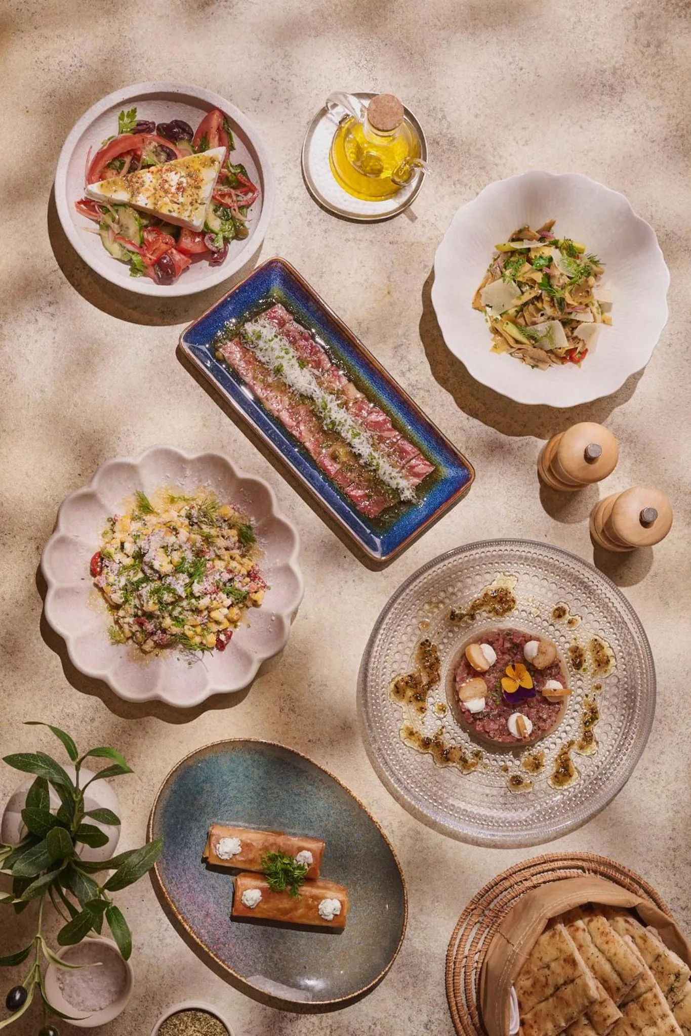 Restaurant/places to eat in Novotel Riyadh Sahafa