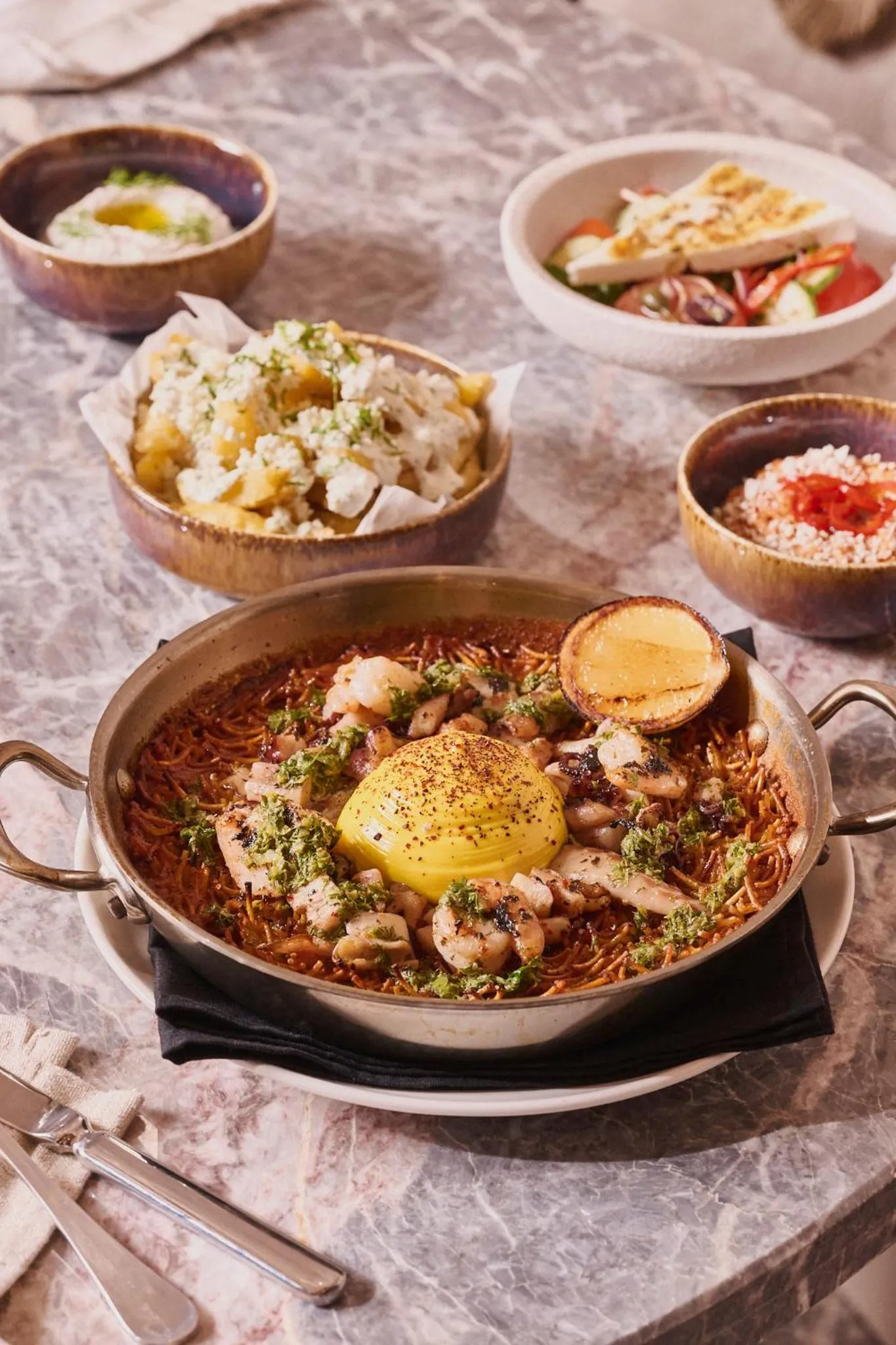 Restaurant/places to eat in Novotel Riyadh Sahafa