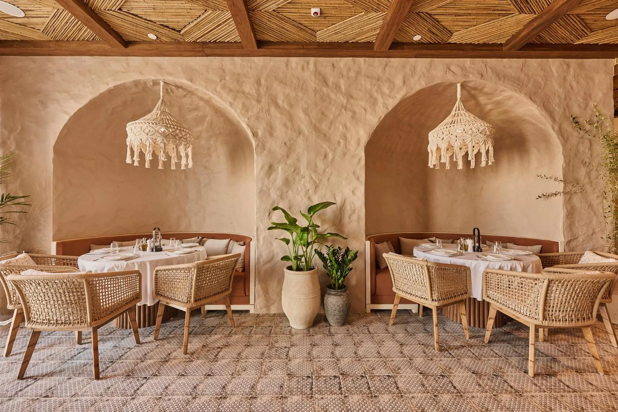 Restaurant/places to eat in Novotel Riyadh Sahafa